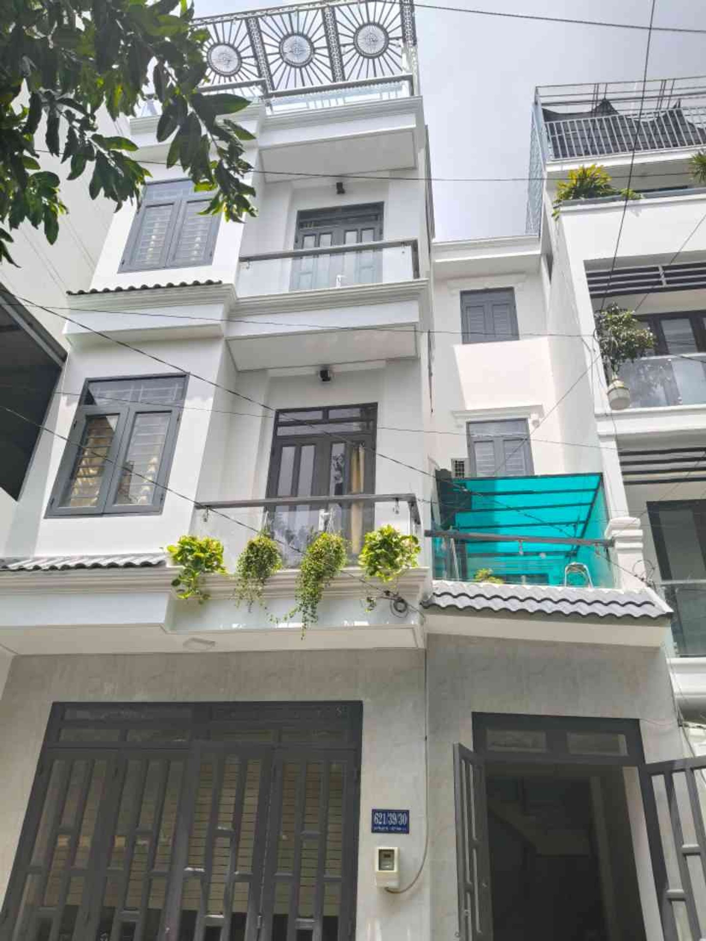 Cơ hội hiếm có nhà 4 tầng rộng rãi hẻm xe hơi quận 12