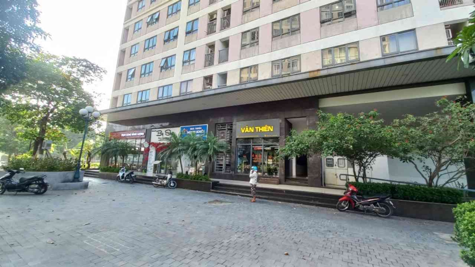 Bán shophouse 2 tầng khu đô thị Thái Hà, mặt tiền 12m
