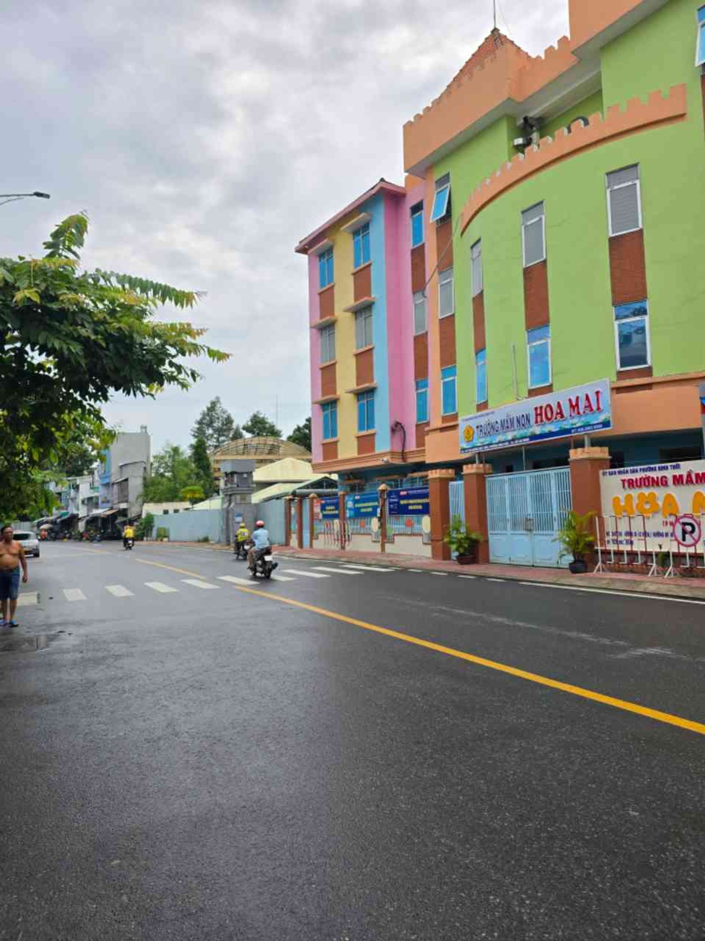 Bán nhà 2 tầng 38m2 gần Đầm Sen quận Tân Bình