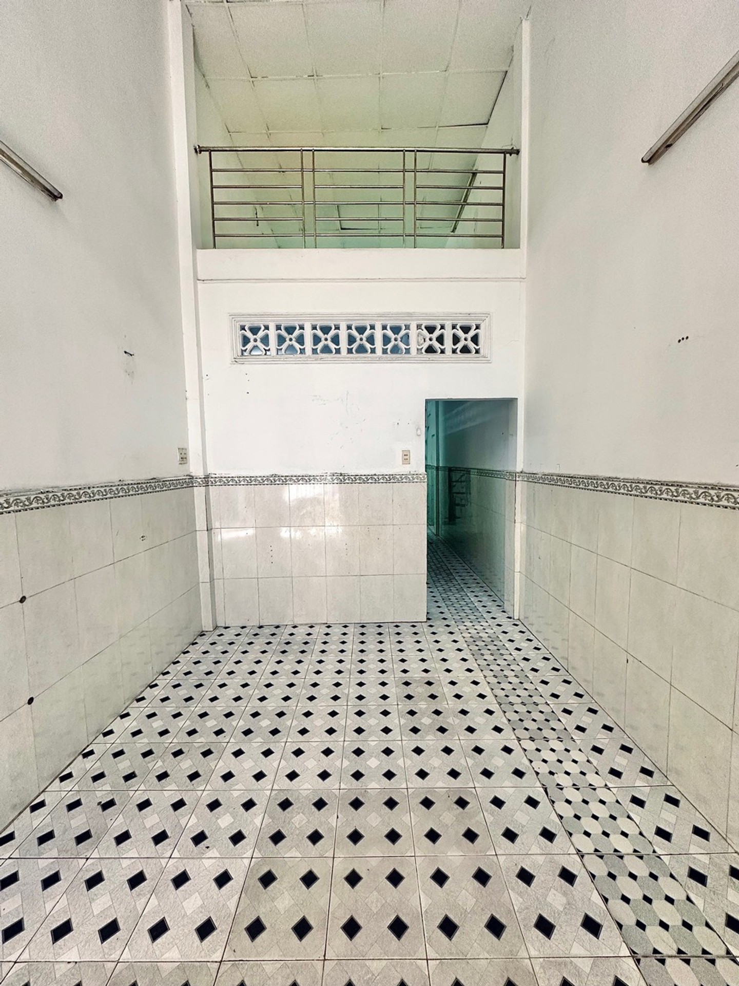 Bán nhà 2 tầng 32m2 tại phường An Hội Đông, giá 3.75 tỷ