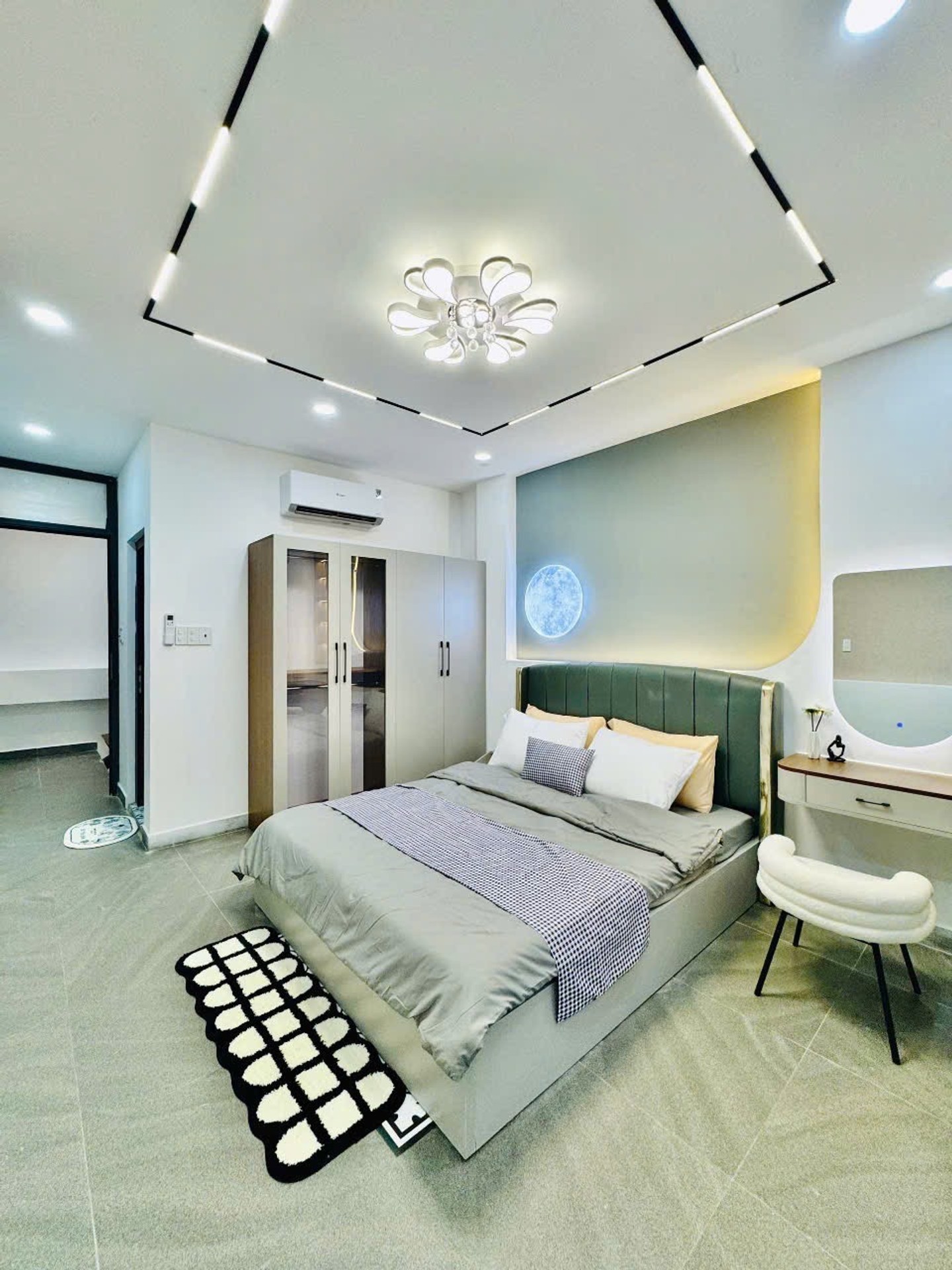 Bán nhà riêng 3 tầng 30m2, hẻm xe hơi, kinh doanh sầm uất, quận Bình Thạnh
