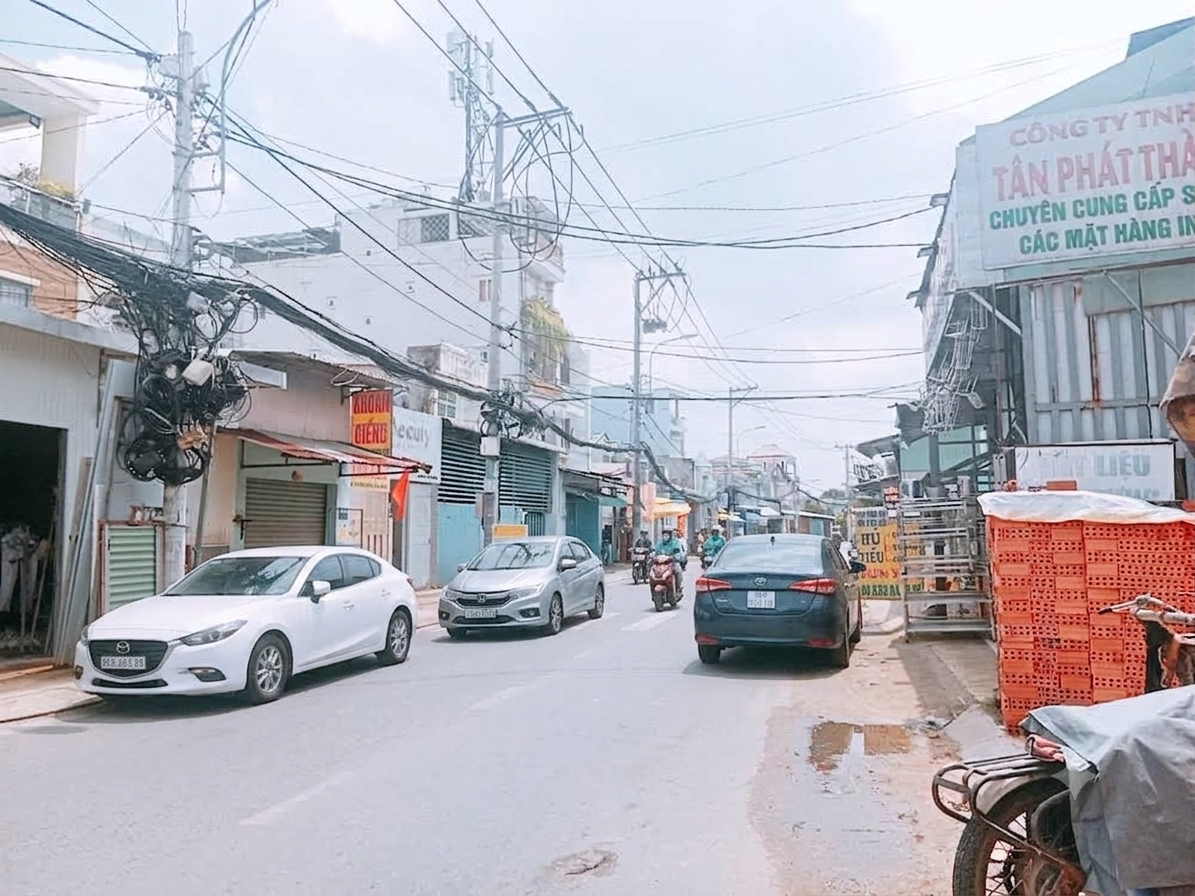 Nhà mặt phố Đồng Tâm 3 tầng, kinh doanh sầm uất, góc thoáng mát