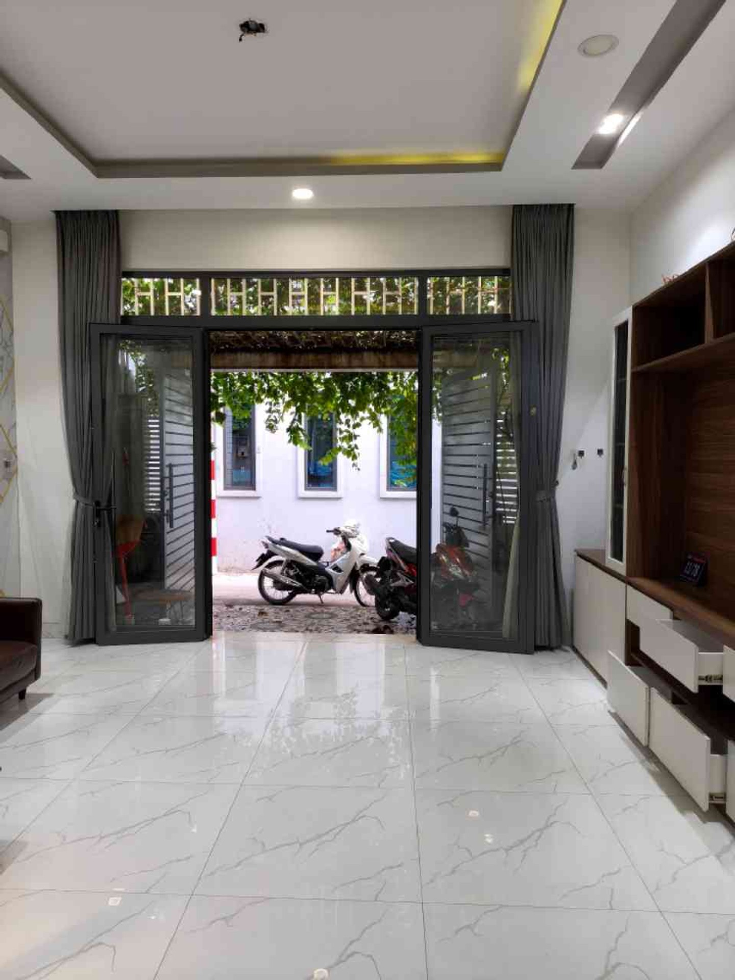 6.99ty - Lê trọng Tấn / Tân Phú - gần trường ĐH - ngang 5m đẹp - vuông vức - 5x14 - 3 tầng - 3PN