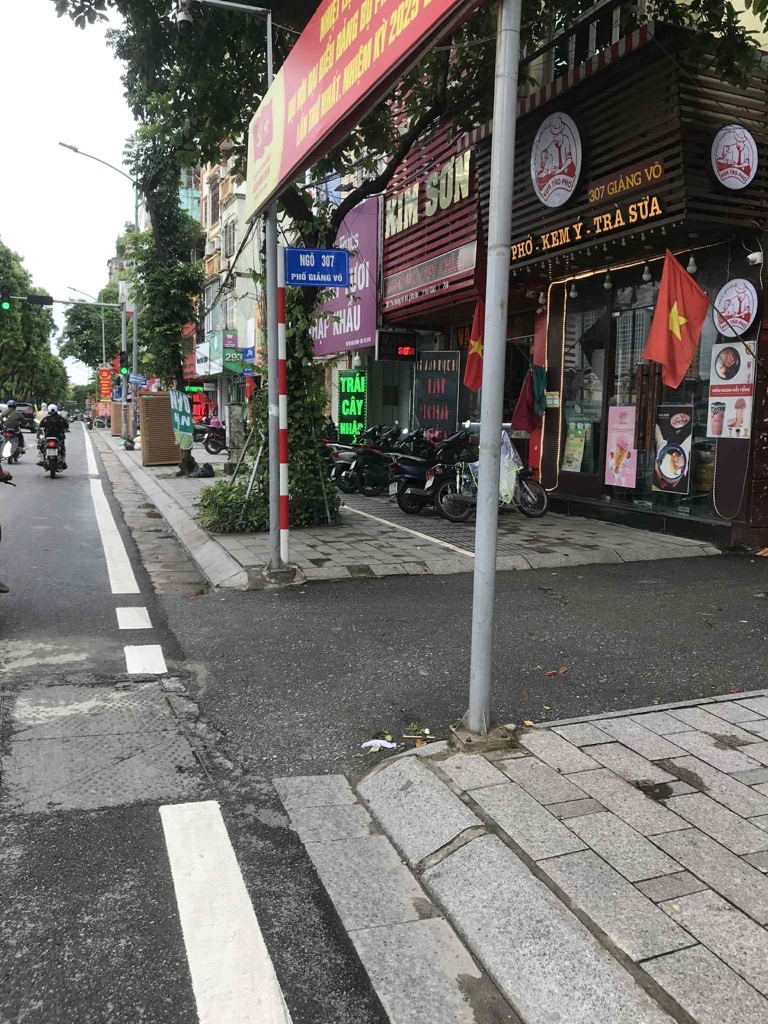 Bán nhà riêng 2 tầng tại Giảng Võ với tiềm năng xây dựng cao
