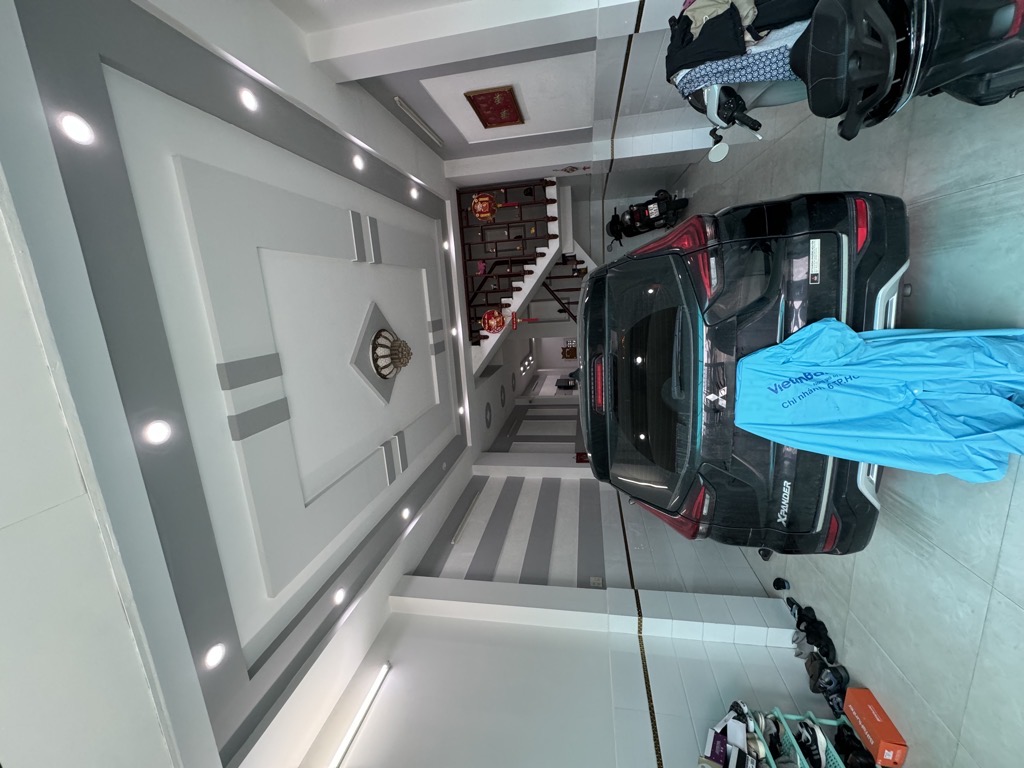 Nhà mặt phố 4 tầng rộng 90m2, mặt tiền 5m quận 8