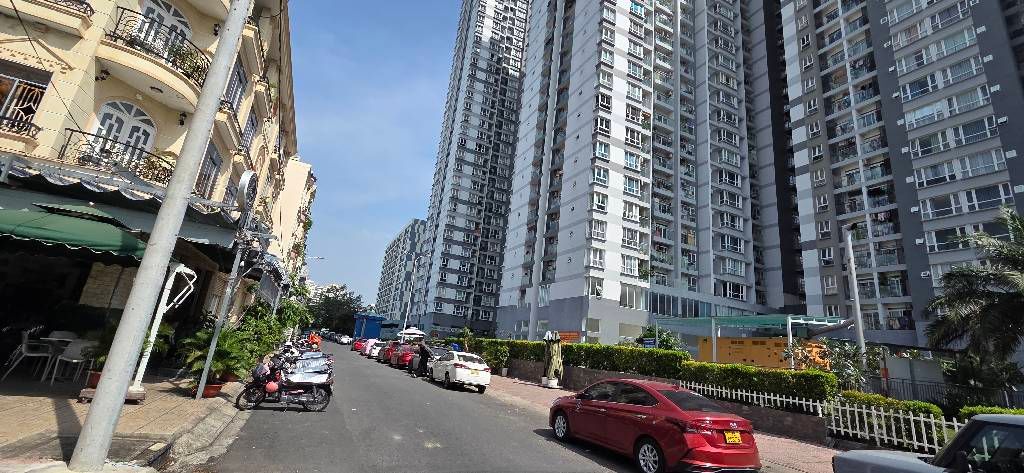 Nhà mặt phố 4 tầng mặt tiền 4m tại Bình Phú 1, giá 11,7 tỷ