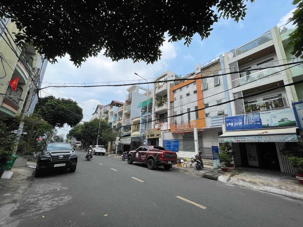 Bán nhà mặt phố Bình Phú 1, 4 tầng, 128m2, giá 23,5 tỷ