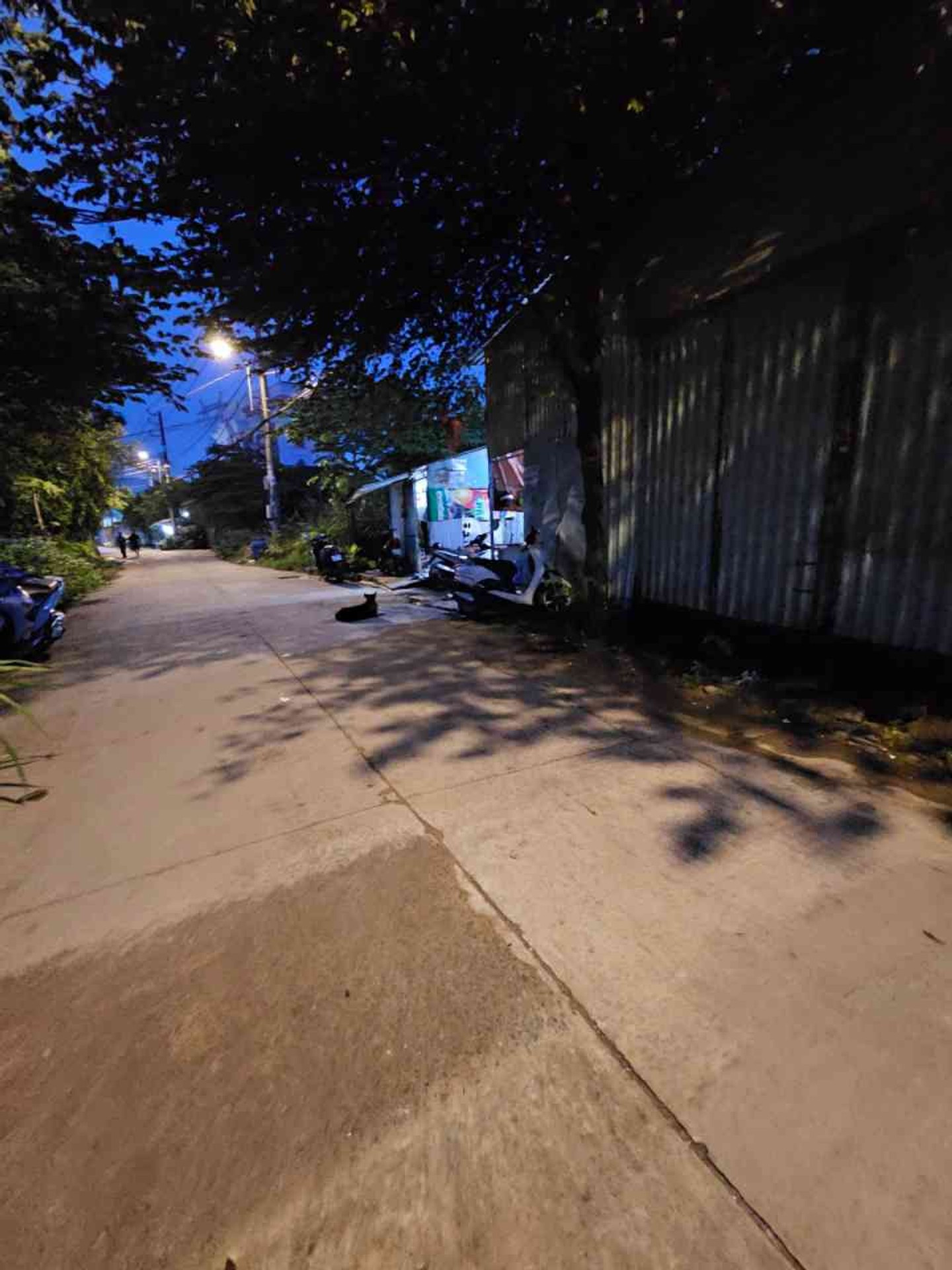 DÃY NHÀ TRỌ MẶT TIỀN LÊ NGUNG TÂN TẠO BÌNH TÂN 186M² (5X37M) DÒNG TIỀN 20TR CHỈ 5,3 TỶ