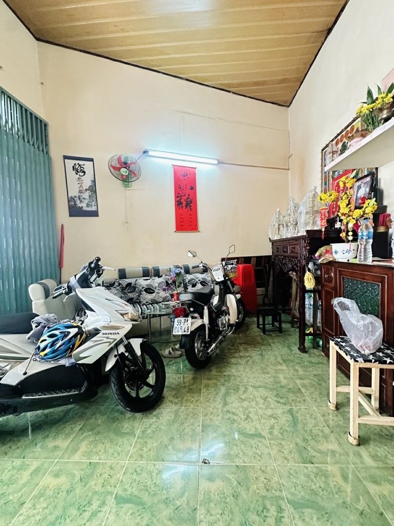 CHỈ 13.9 TỶ - MẶT TIỀN LẠC LONG QUÂN - 131M2 - THÍCH HỢP XÂY CĂN HỘ DỊCH VỤ.