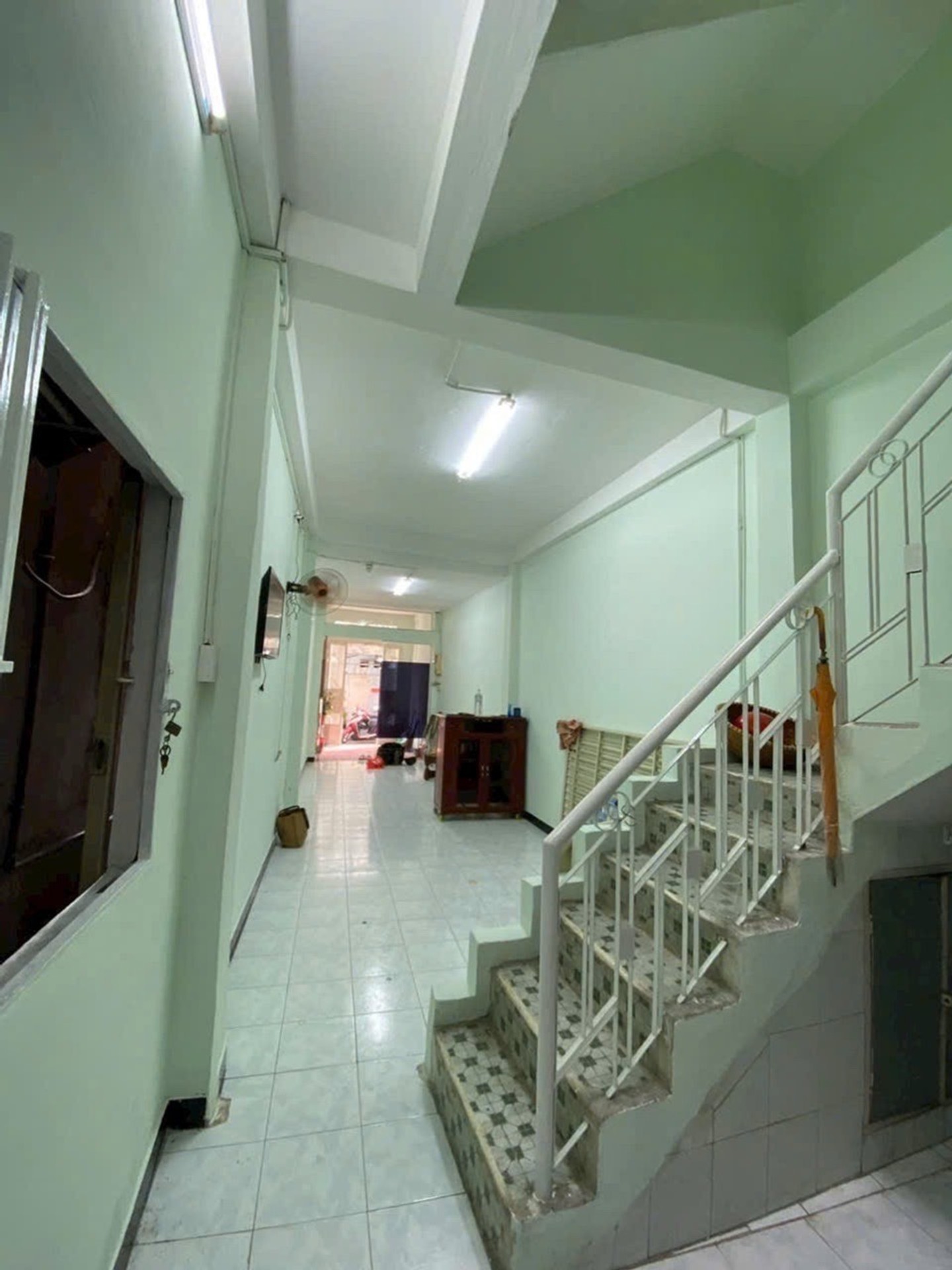 Nhà mặt phố 4 tầng tại quận 1, giá giảm sâu còn 9,3 tỷ