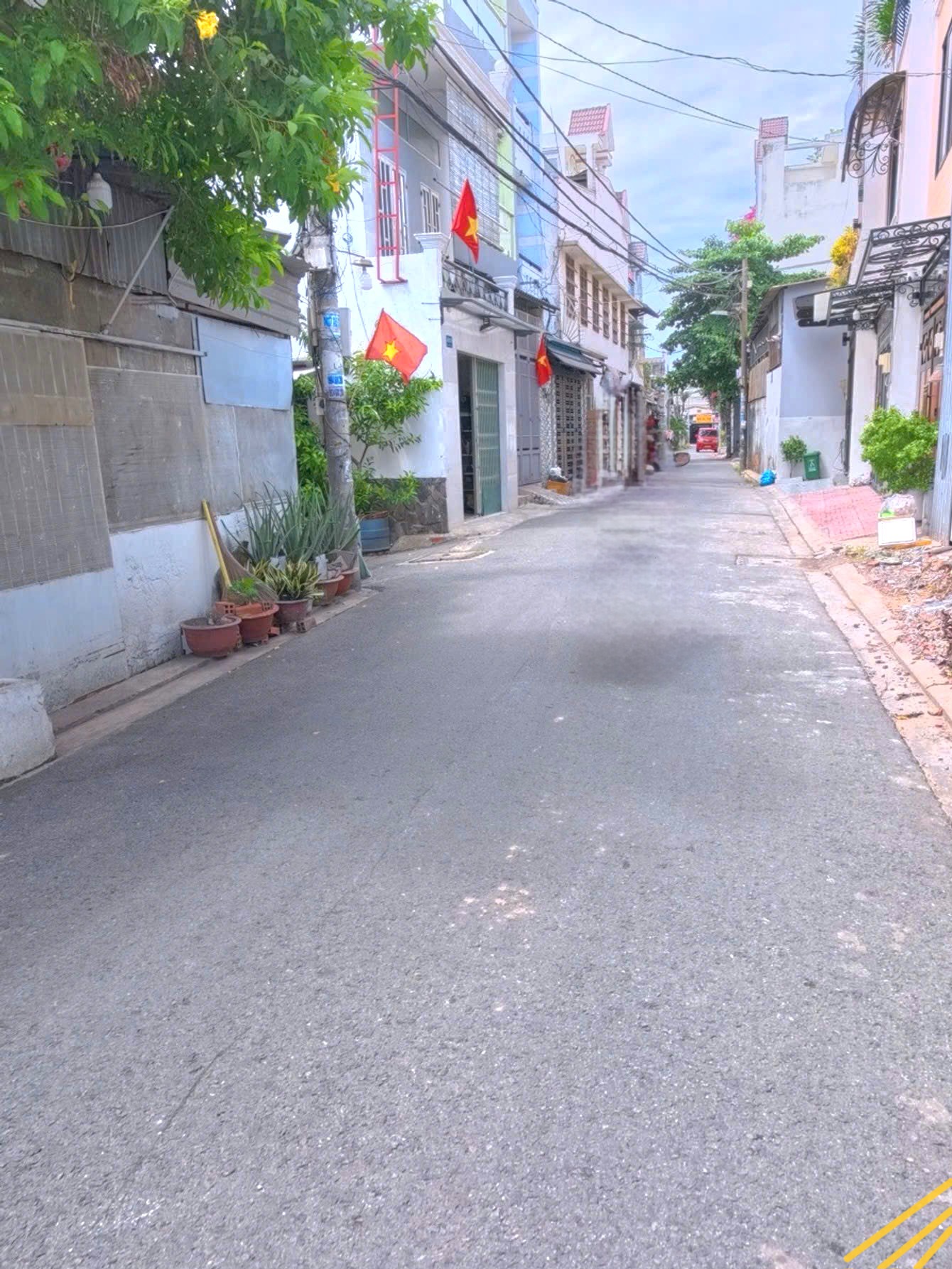 Chỉ hơn 5ty, hẻm xe hơi nhà Hương lộ 2