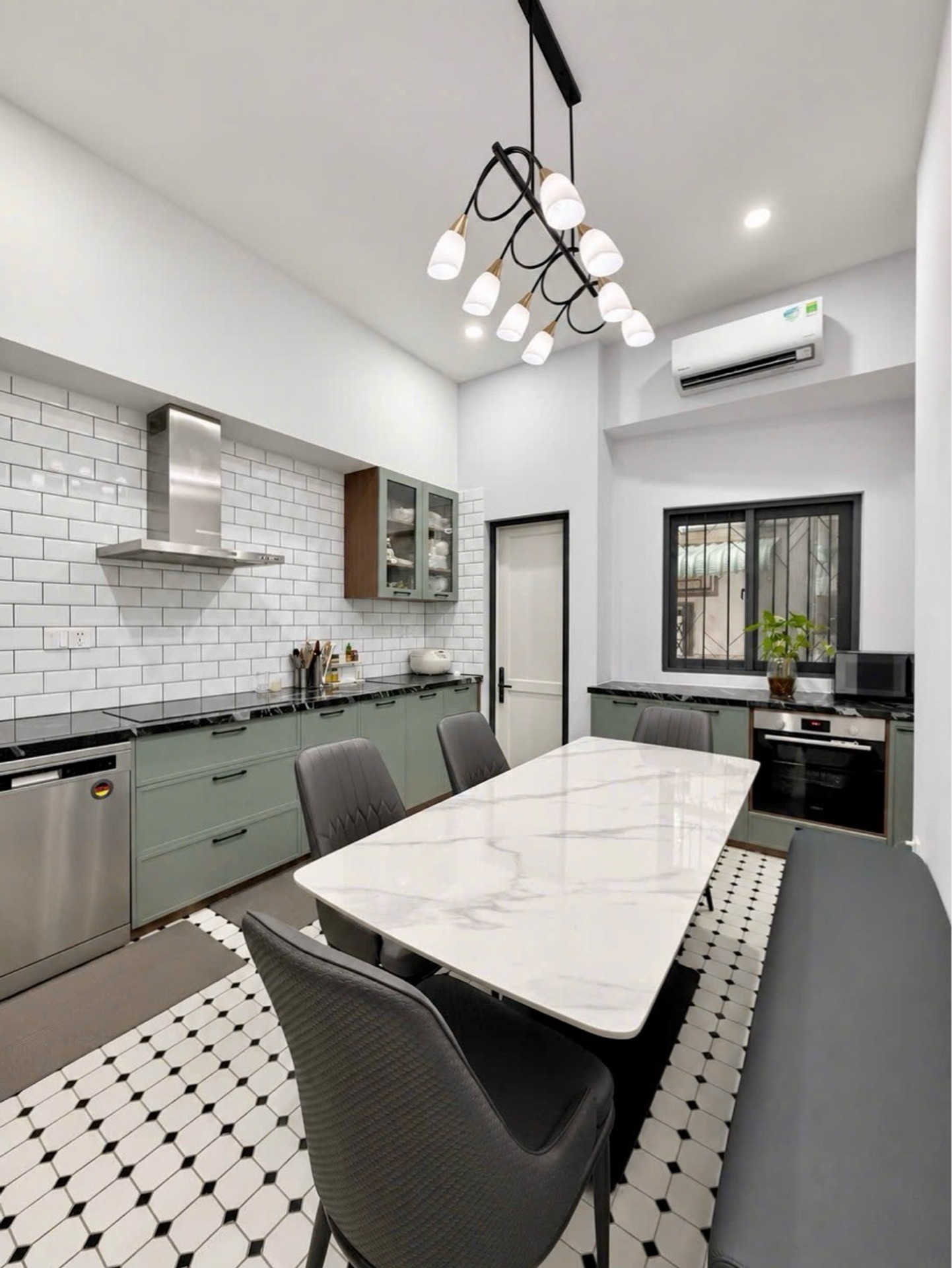🏡 NHÀ 5 TẦNG – CÓ THANG MÁY – Ô TÔ 7 CHỖ VÀO NHÀ - PHÚ NHUẬN - 15.5 tỷ
