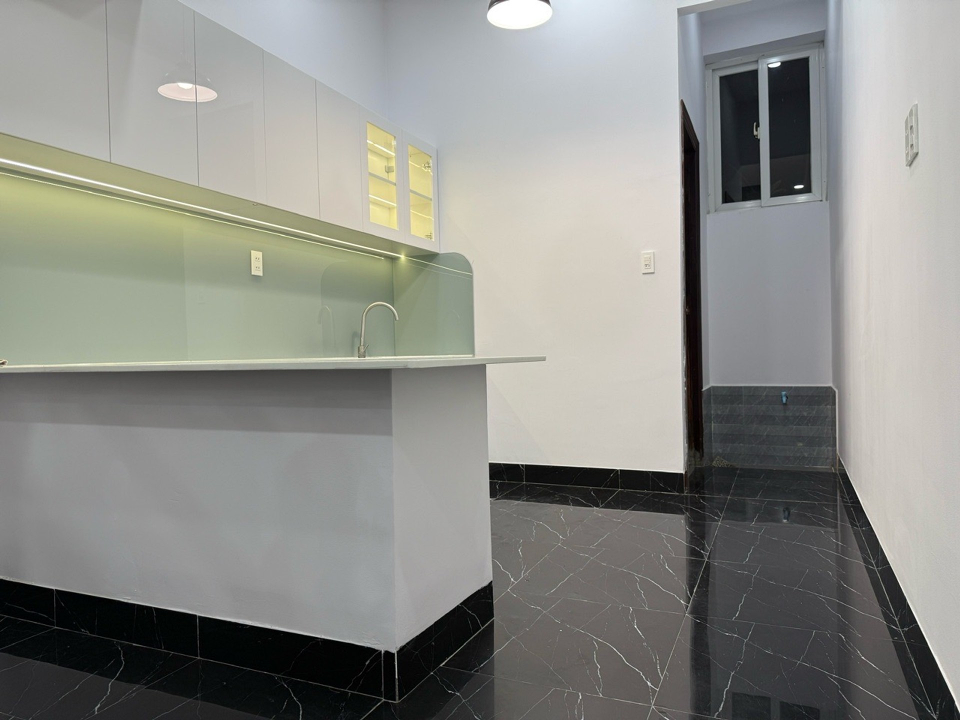 Nhà 2 Tầng Gần Bến Xe Miền Đông Mới - Sống Đỉnh, Giá Hời