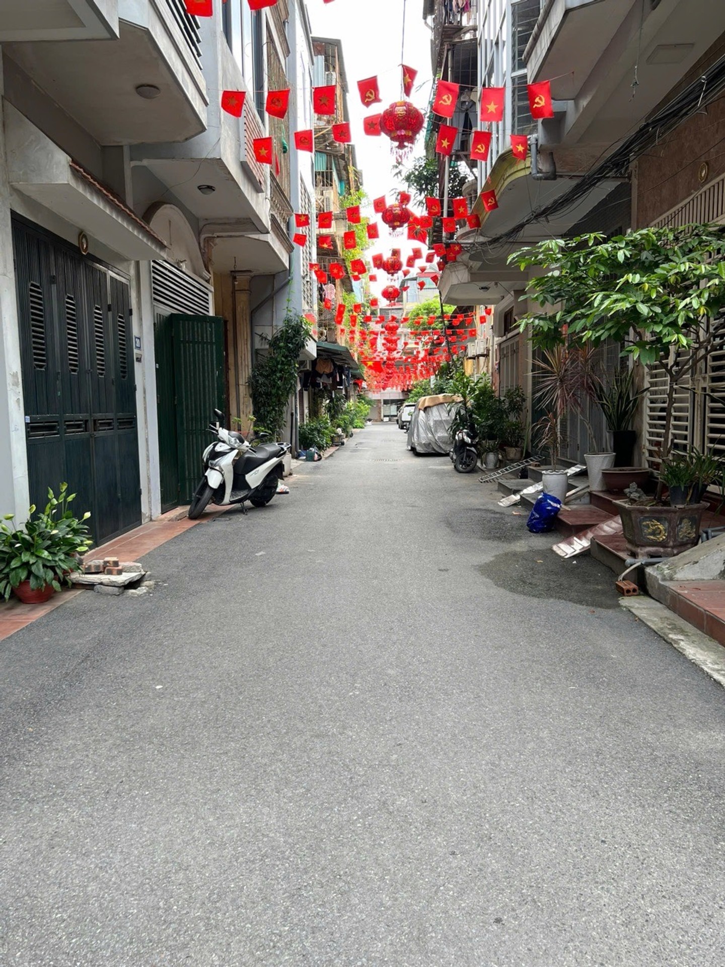 BÁN NHANH NHÀ TT THANH XUÂN LÔ GÓC - 3 THOÁNG- CẠNH SÂN CHƠI - Ô TÔ TRÁNH - KINH DOANH- Ở SƯỚNG