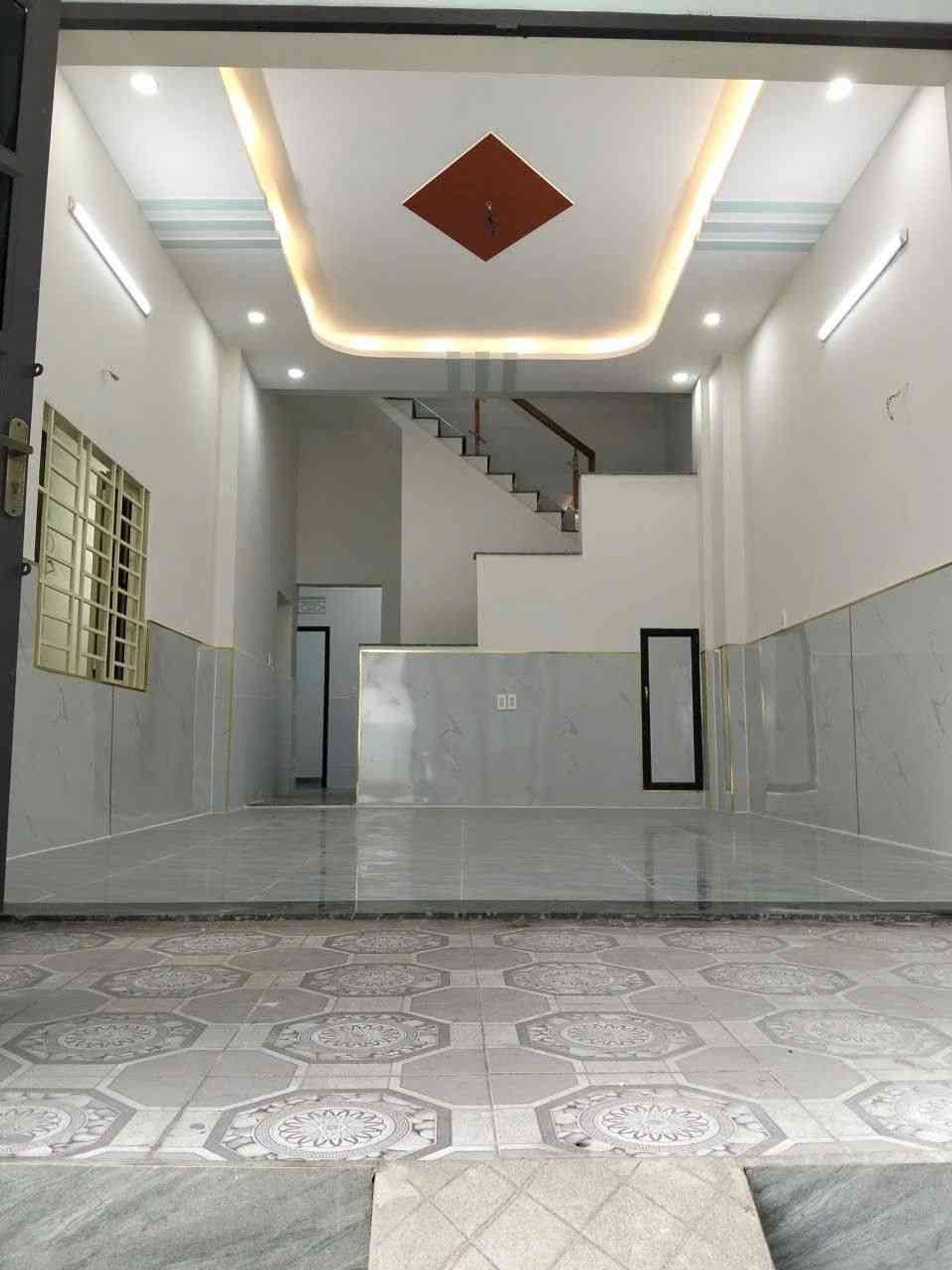 Nhà 2 tầng tiện nghi ngay Dĩ An giá hấp dẫn