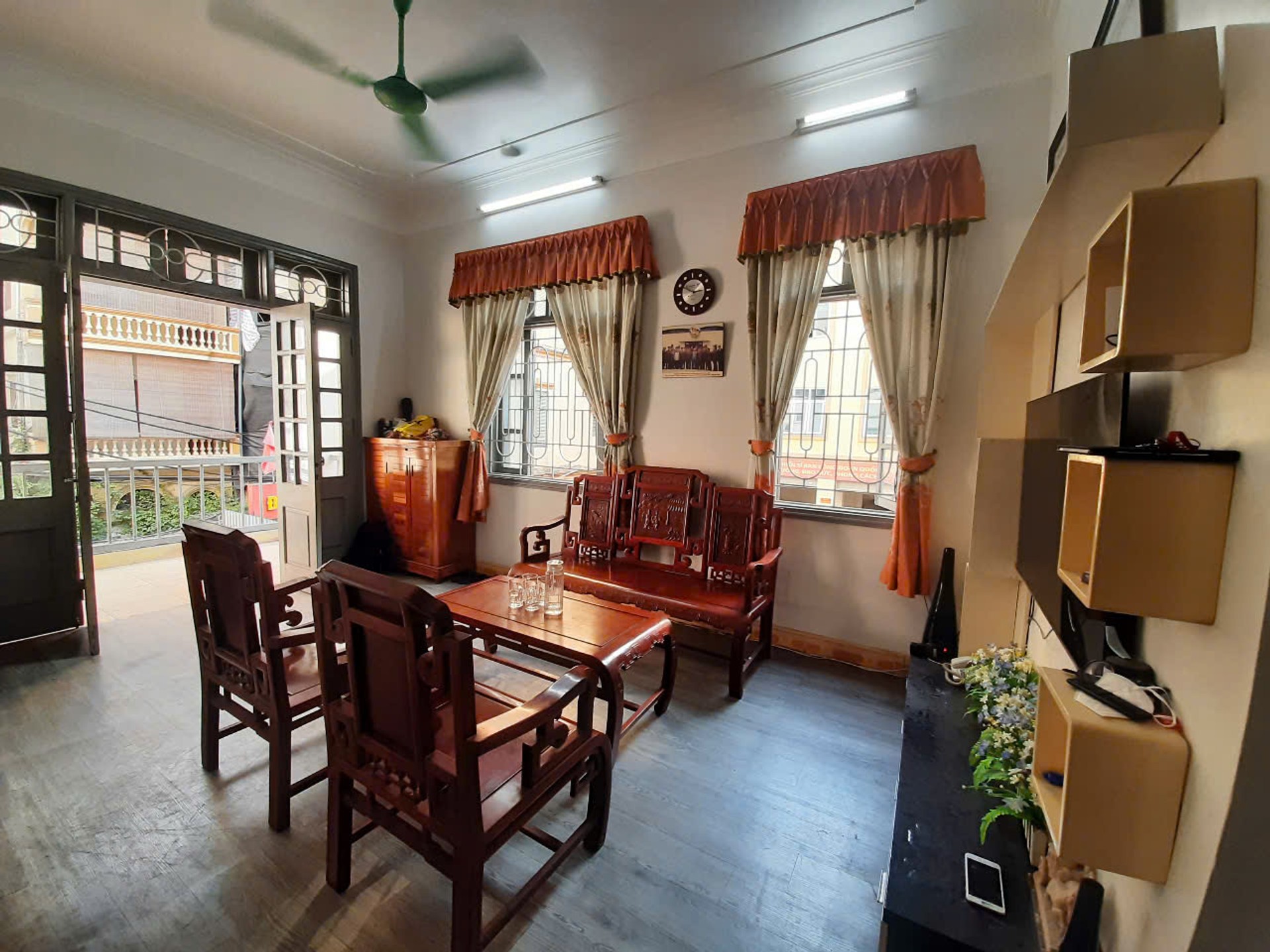 Biệt Thự Góc Tái Hiện Phong Cách Đẳng Cấp Ven Phố Cổ
