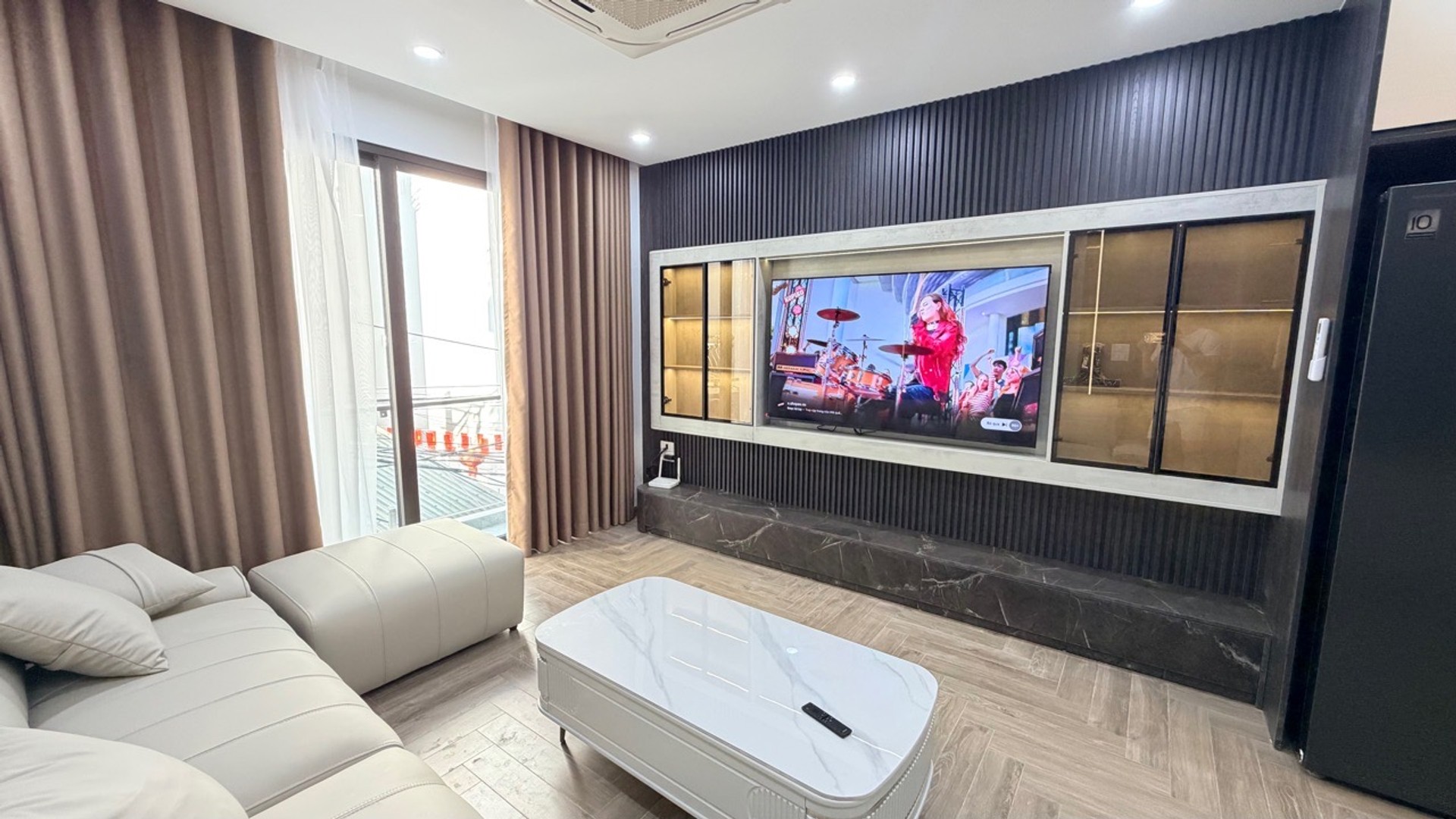 Siêu phẩm Phúc Lợi 6 tầng có thang máy, gara ô tô giá siêu tốt