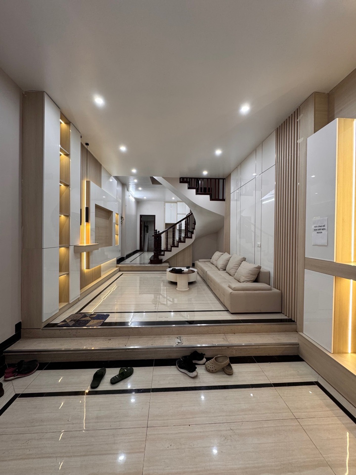 Bán nhà riêng 4 tầng rộng 52m² tại Minh Khai - vị trí đắc địa tiện ích đầy đủ