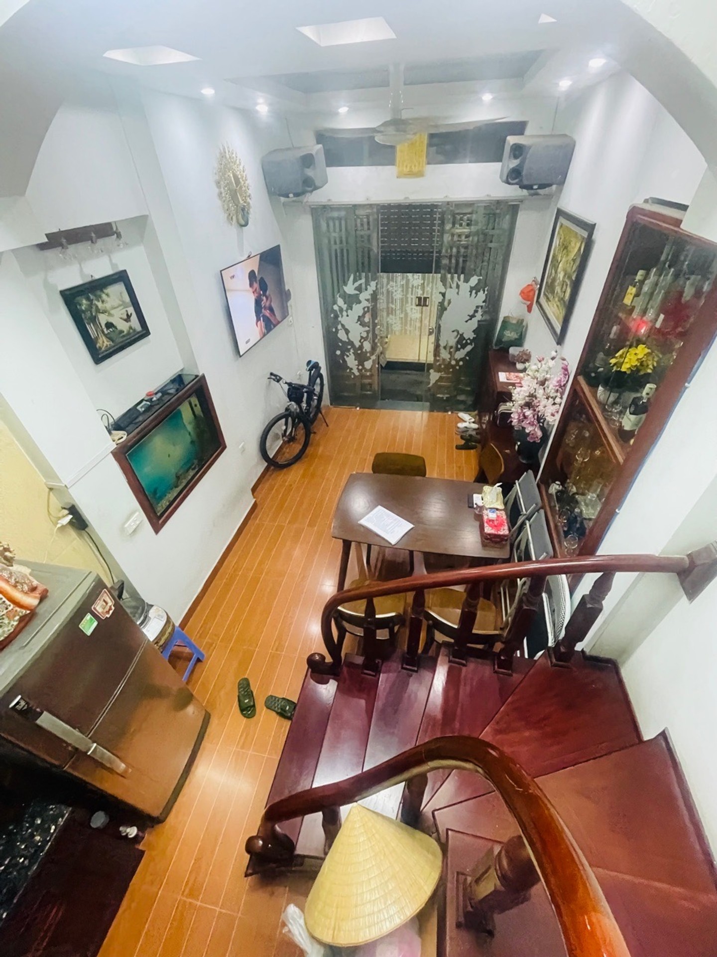 NHÀ ĐẸP Ở NGAY - GẦN Ô TÔ - GẦN CHỢ- GẦN TRƯỜNG - VỊ TRÍ TRUNG TÂM - TIỆN ÍCH BẠT NGÀN.🔥