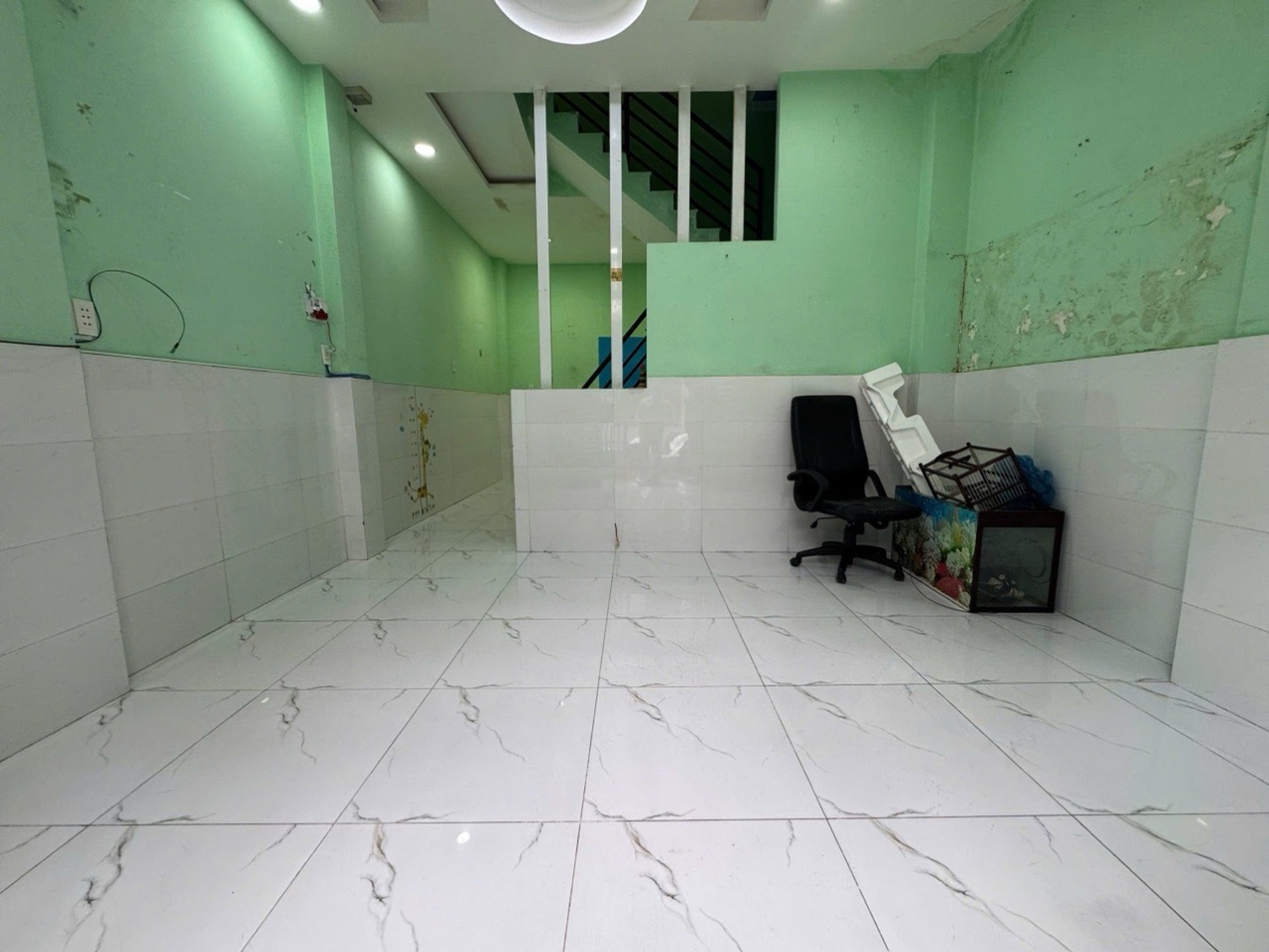 Bán nhà riêng 34m2 4 phòng ngủ 3 tầng hướng Đông Nam tại Tân Sơn