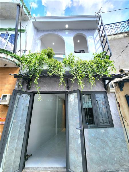 Nhà nhỏ xinh quận trung tâm, giá bất ngờ
