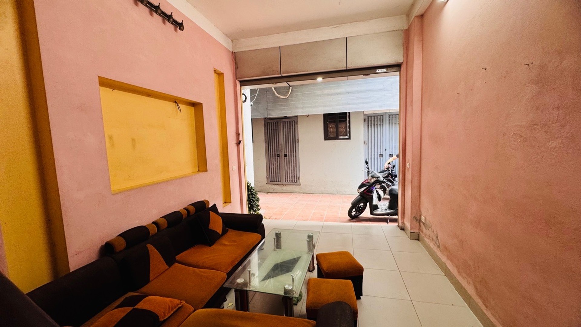 Nhà riêng 4 tầng 30m2 gần KĐT The Manor, Linh Đàm, thuận tiện ô tô