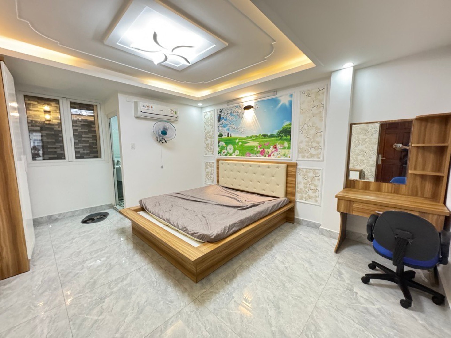 NHÀ MỚI HẺM XE HƠI VÀO NHÀ - 5 TẦNG CÓ THANG MÁY - PHAN HUY ÍCH GẦN EMART - 4x22 - 88m2