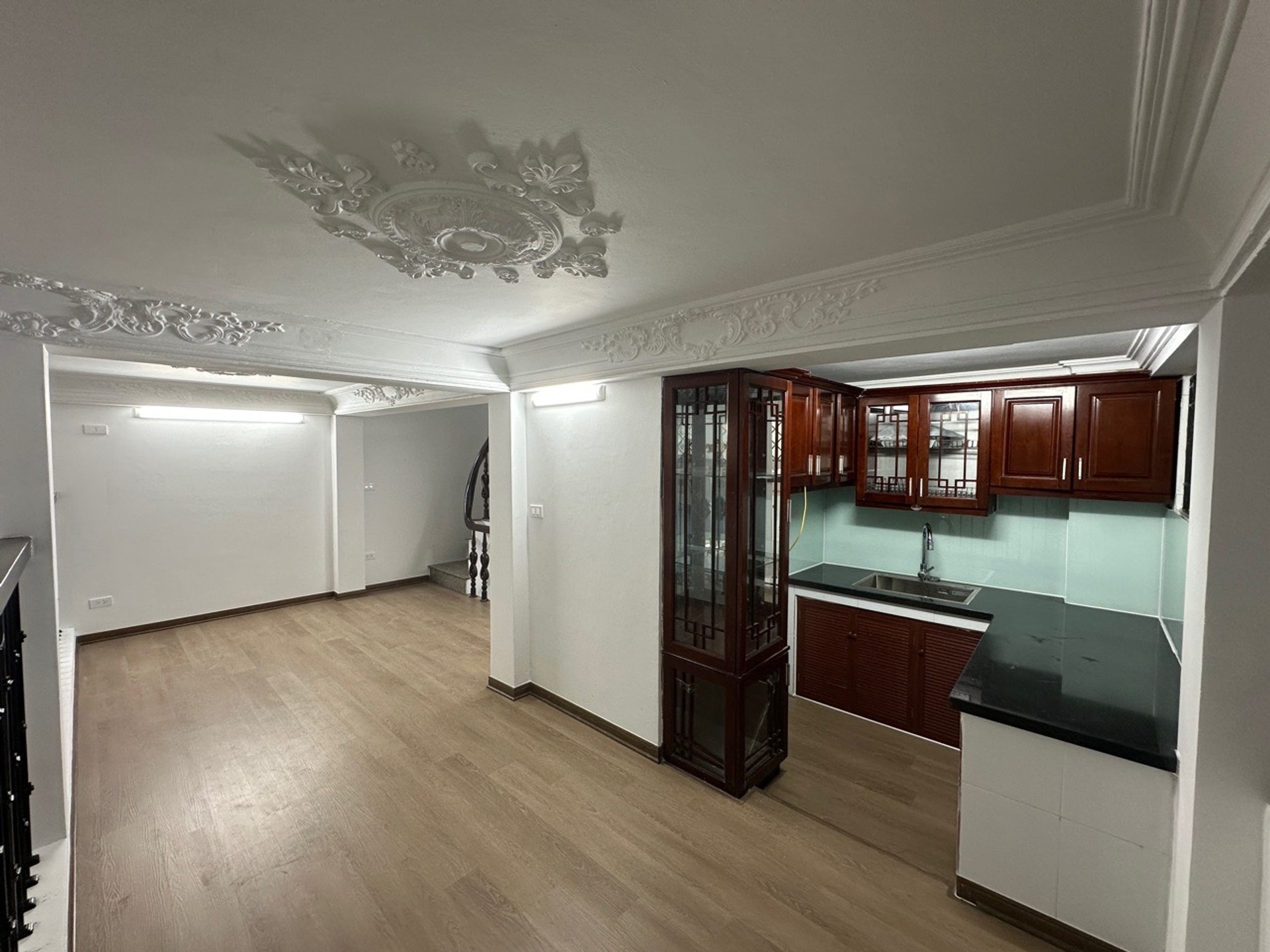 Bán nhà riêng lô góc tại phường Minh Khai, quận Hai Bà Trưng, 38m2, 5 tầng, phù hợp ở và kinh doanh