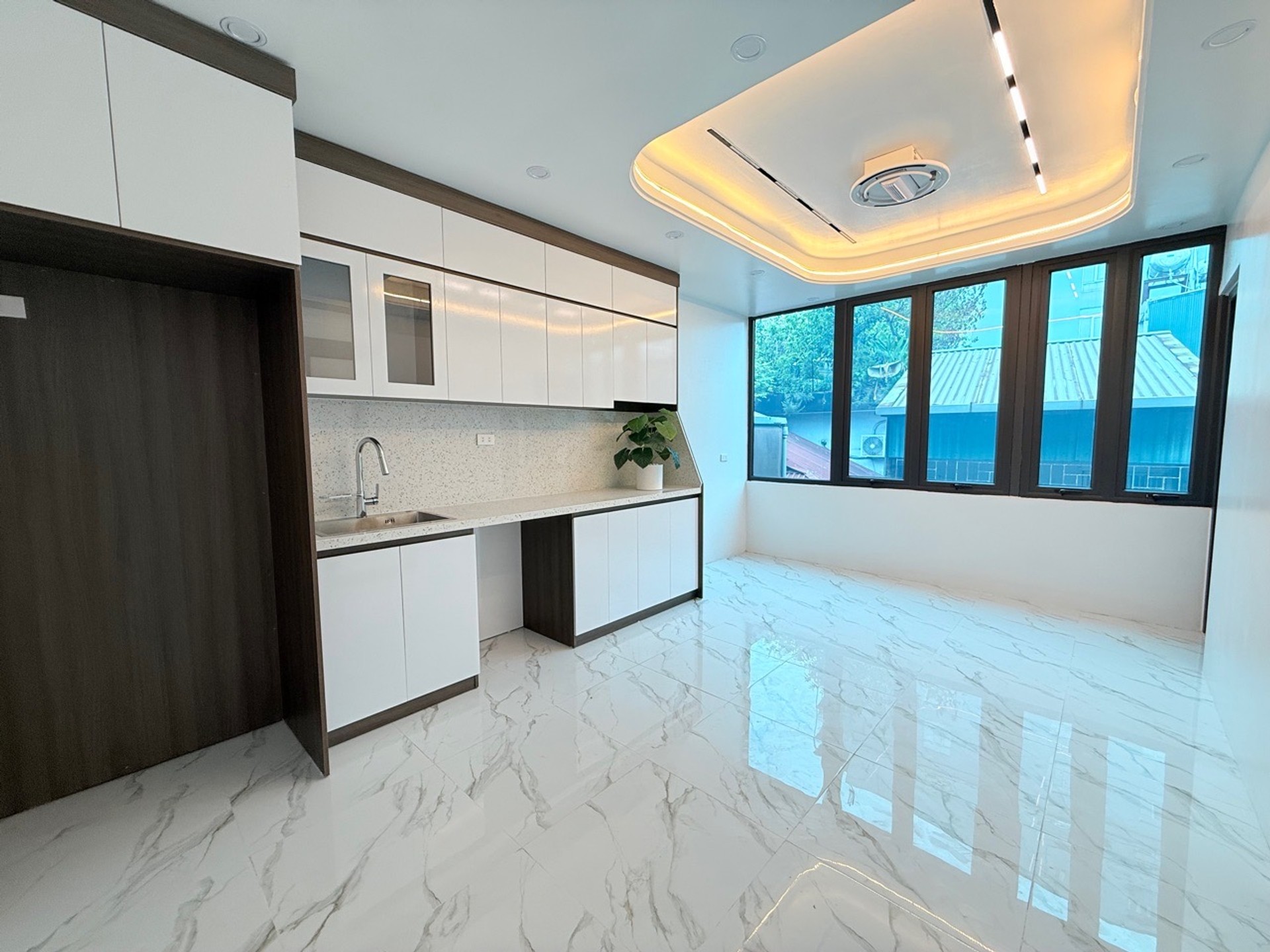 Nhà 5 Tầng Thang Máy Tại Thổ Quan Khâm Thiên, Diện Tích 25m², Gần Ô Tô