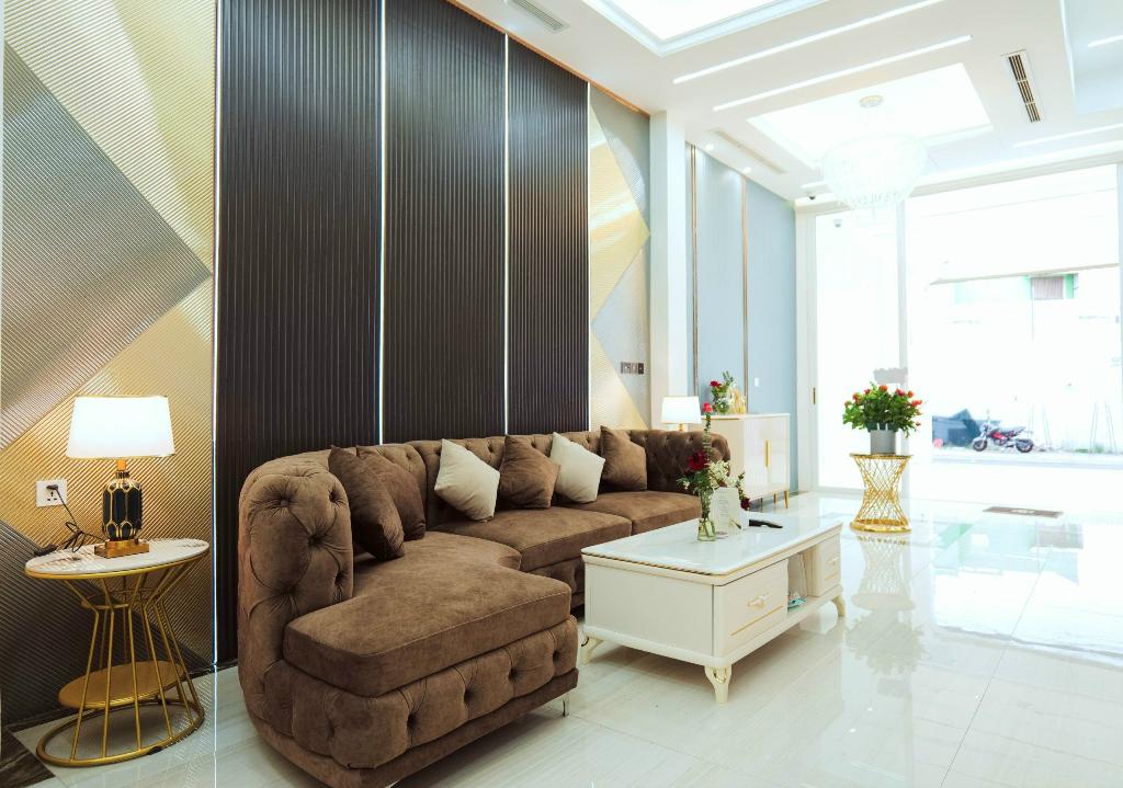 Bán nhà 5 tầng mặt tiền 4.5m quận 8, thiết kế hiện đại, giá 15.9 tỷ