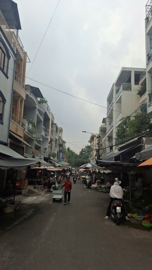 Bán nhà mặt phố 4 tầng, 64m2, phường 10 quận 6, giá 17.5 tỷ