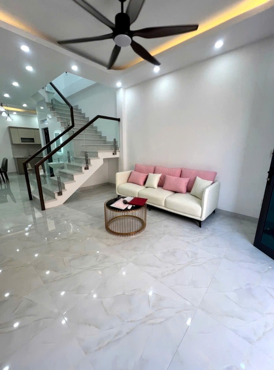 Nhà riêng hai tầng tại khu vực yên tĩnh, phù hợp cho gia đình
