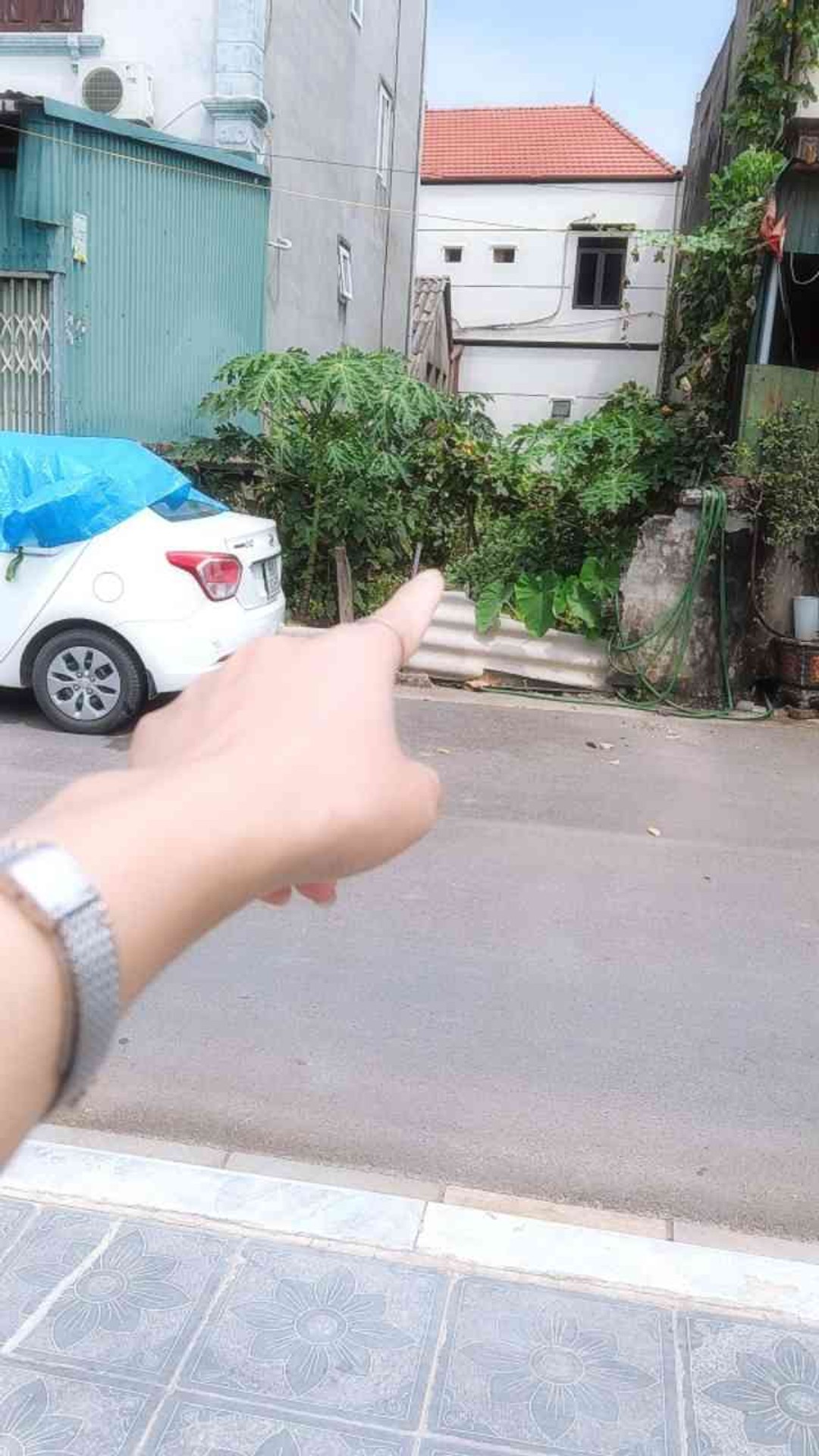 thôn Ngọc Đà ( Xã Tân Quang cũ) nay là xã Như Quỳnh.
- Thửa đất vuông vắn, trước sau như 1, view h