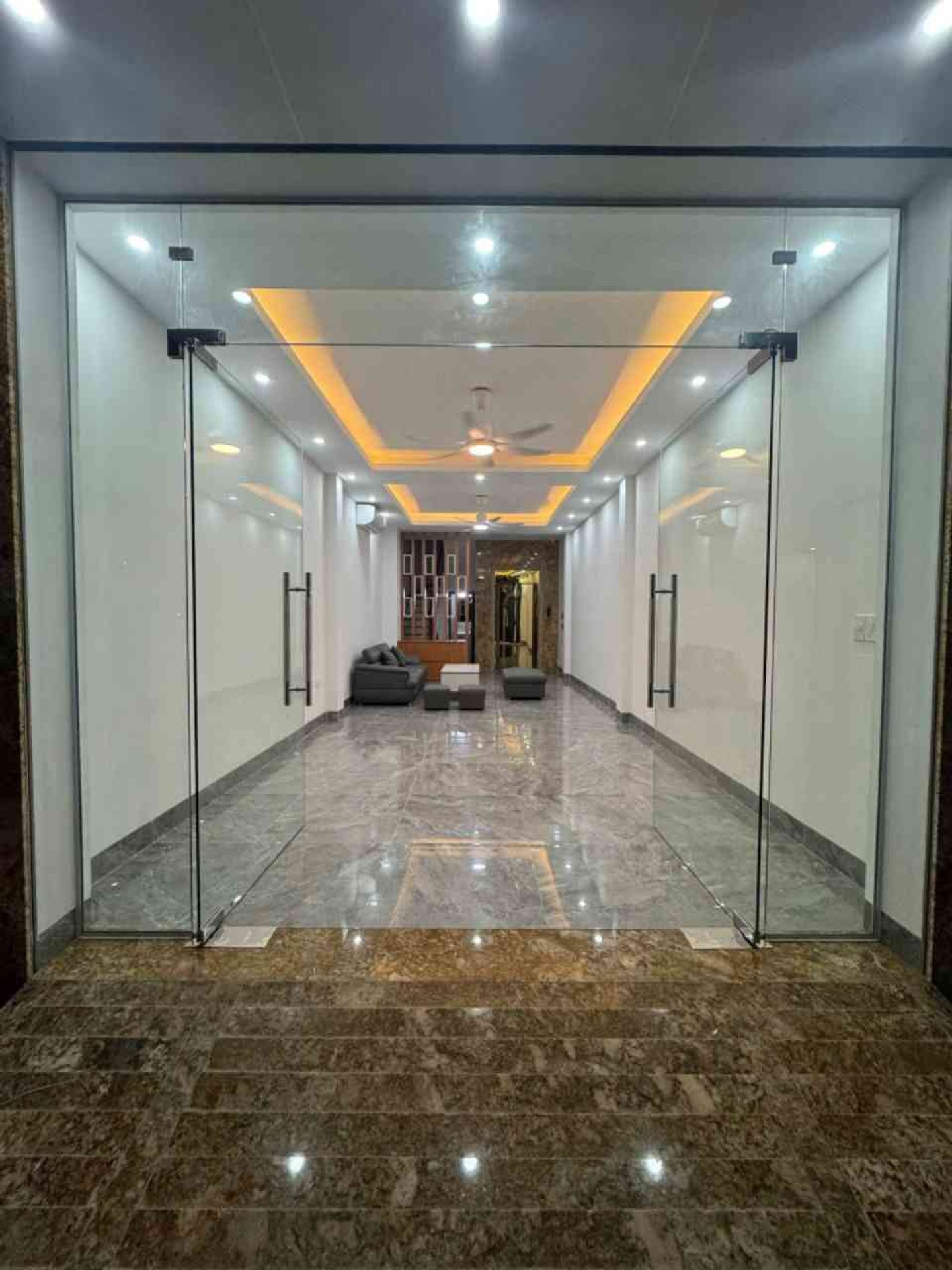 Bán biệt thự liền kề 7 tầng thang máy mới KĐT Mậu Lương, mặt đường đôi, vỉa hè mênh mông - 17.x tỷ