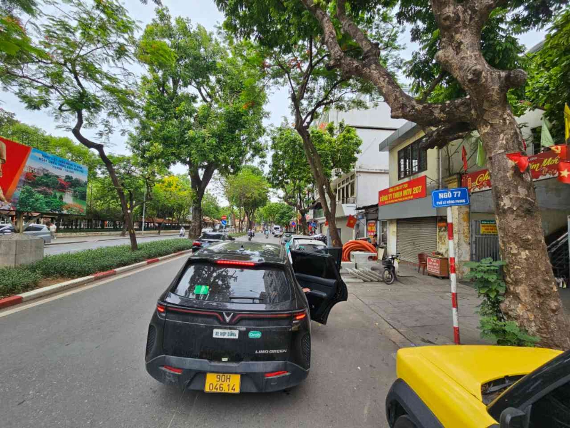 Bán nhà mặt phố Lê Hồng Phong, Ba Đình, 5 tầng, lô góc 2 mặt tiền, giá 21,8 tỷ