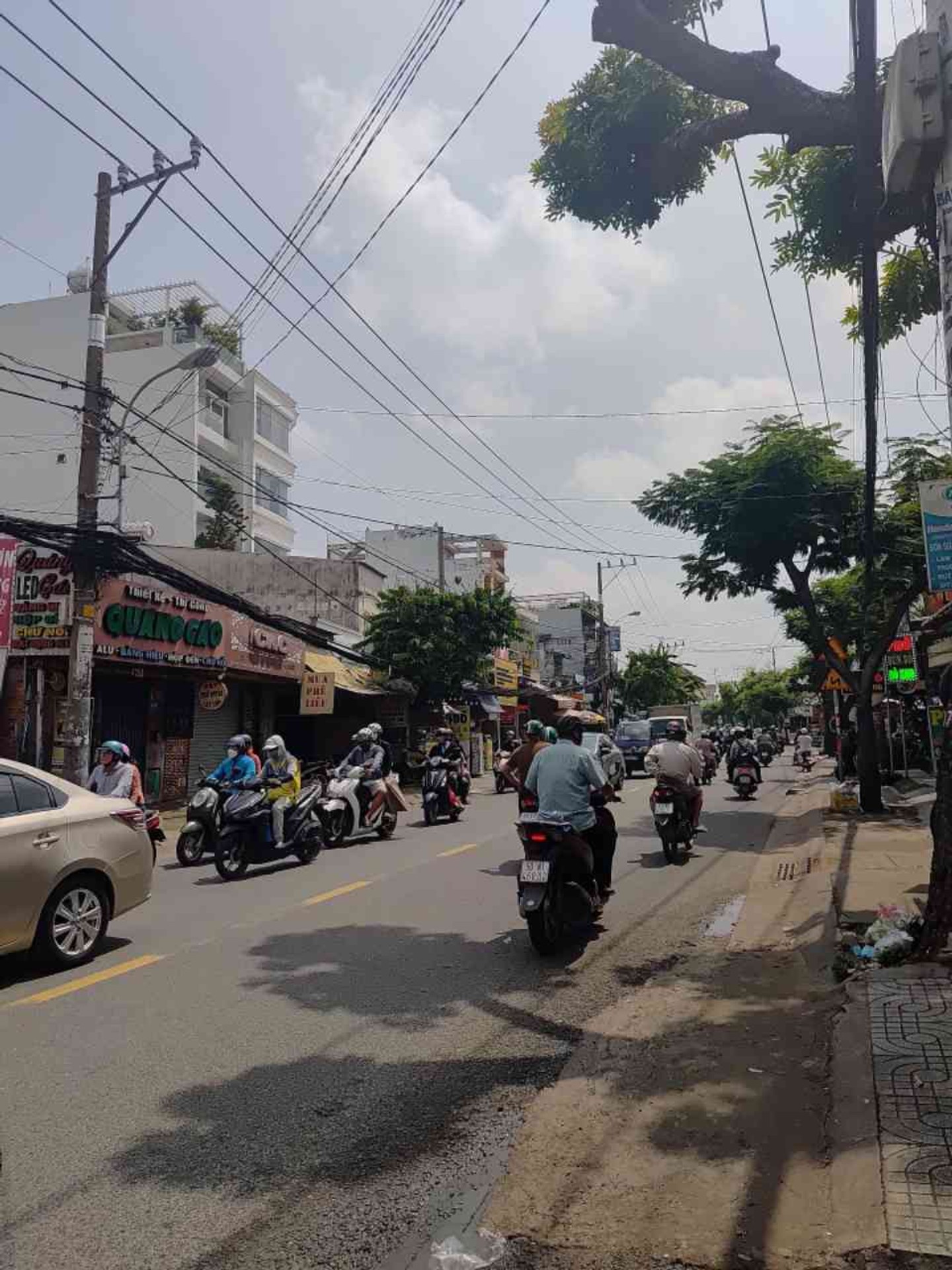 Bán nhà 5 tấm mặt tiền Tỉnh lộ 10 sát Tên Lửa