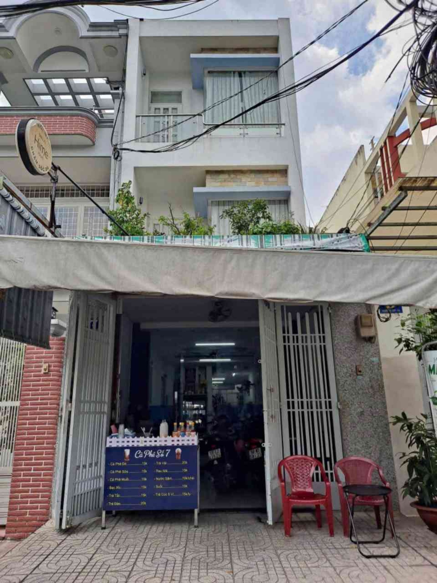 Nhà mặt phố hiếm thuận tiện khu Tên Lửa giá bất ngờ cần bán gấp