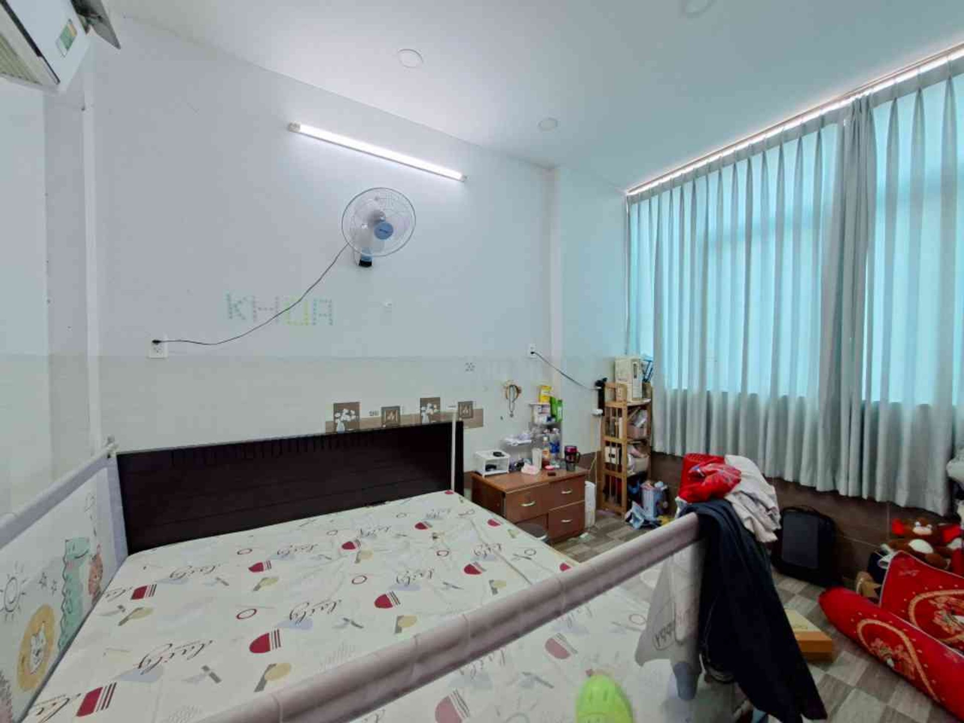 Nhà 3 tầng 5 phòng ngủ, mặt tiền 3.5m tại Quận Tân Phú, giá 13.5 tỷ
