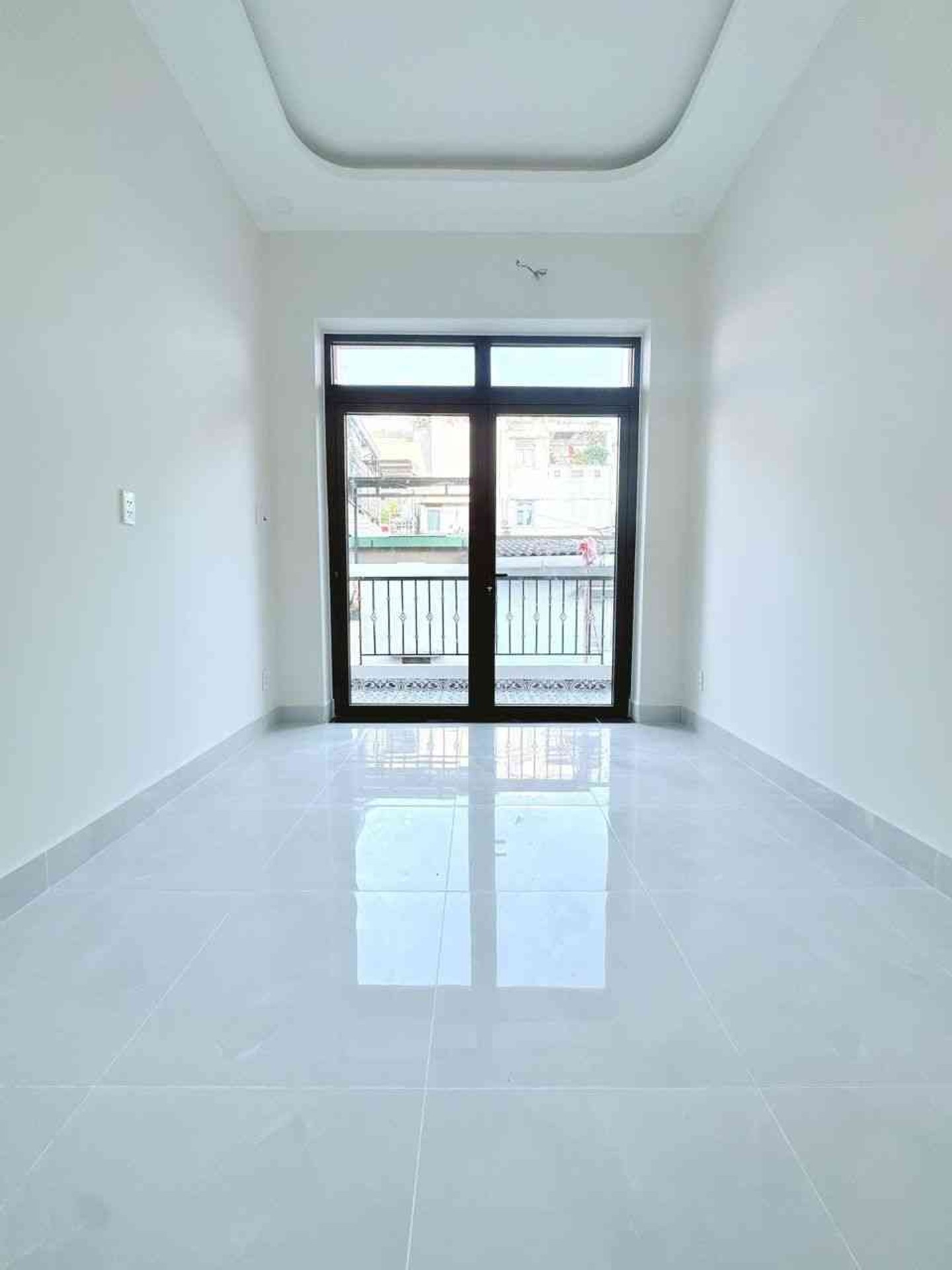 Nhà 3 tầng mới toanh, 4PN quận 3 hẻm rộng, giá tốt