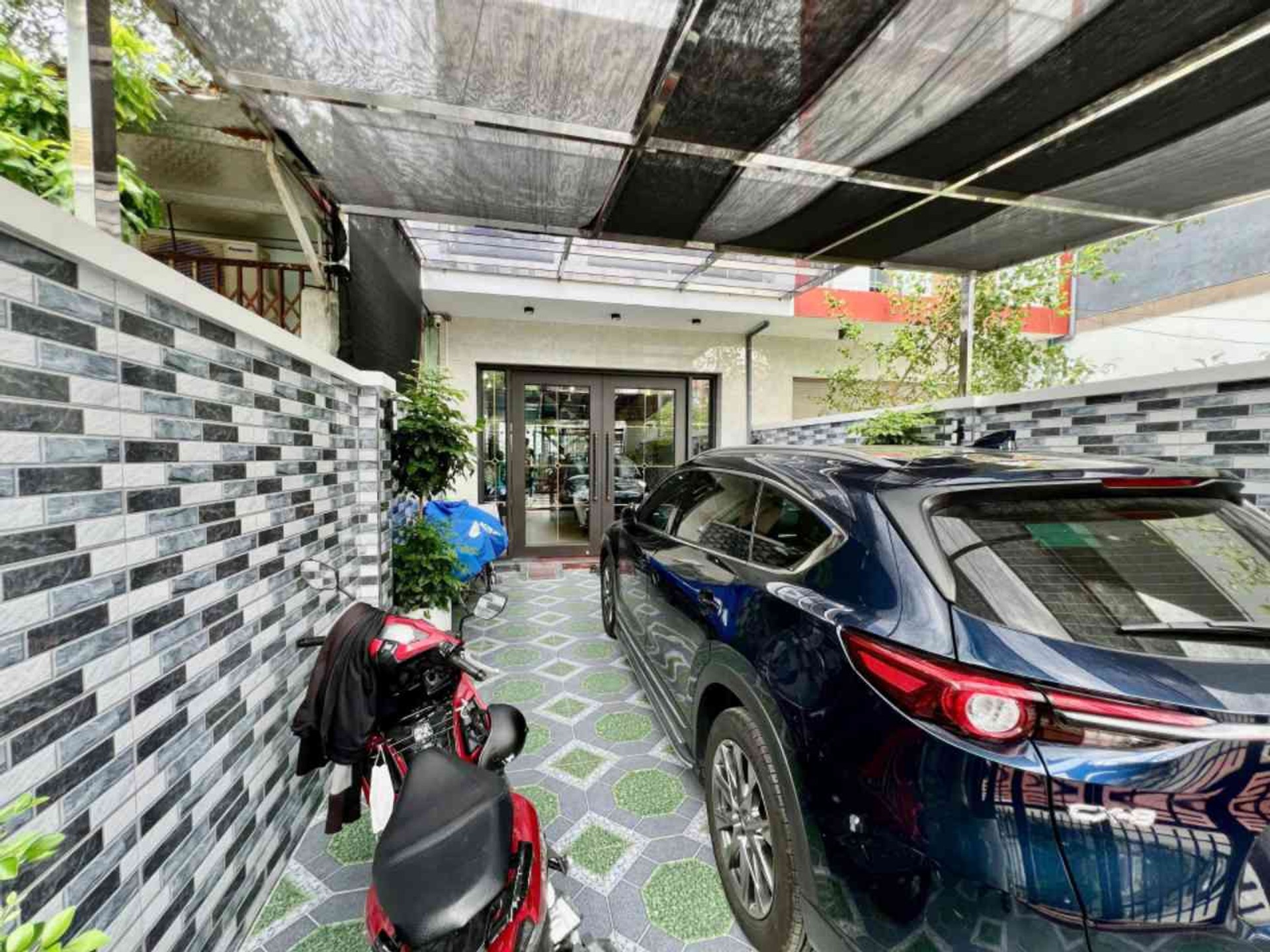 Nhà mặt phố diện tích rộng, gara ô tô, phân lô ô tô tránh, khu phố đẳng cấp Văn Cao