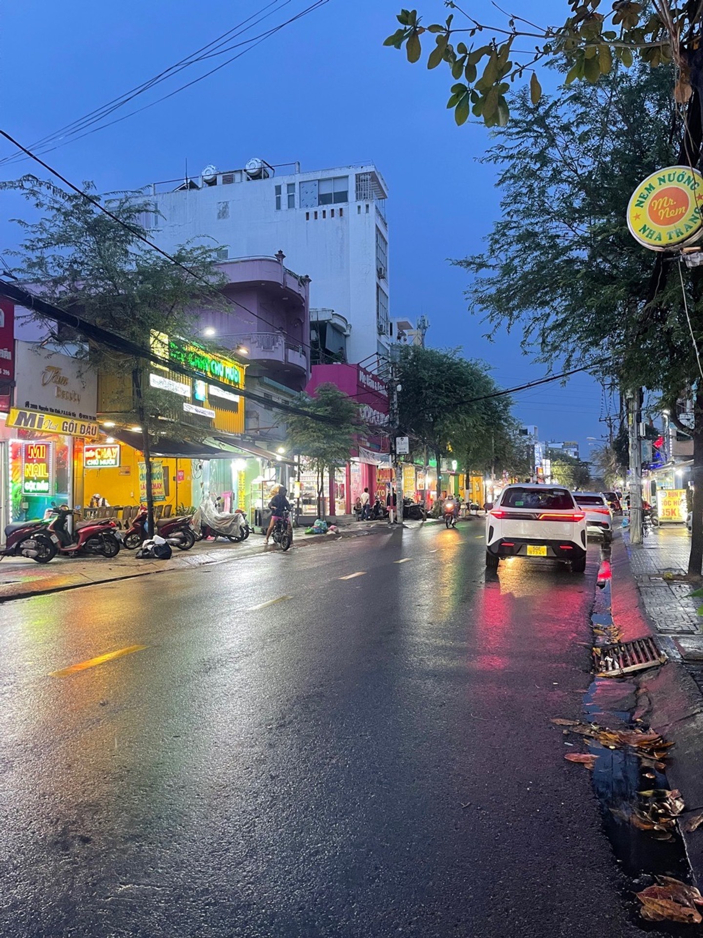 Nhà mặt tiền quận Gò Vấp, 4 tầng, 3 phòng ngủ, giá 7.5 tỷ