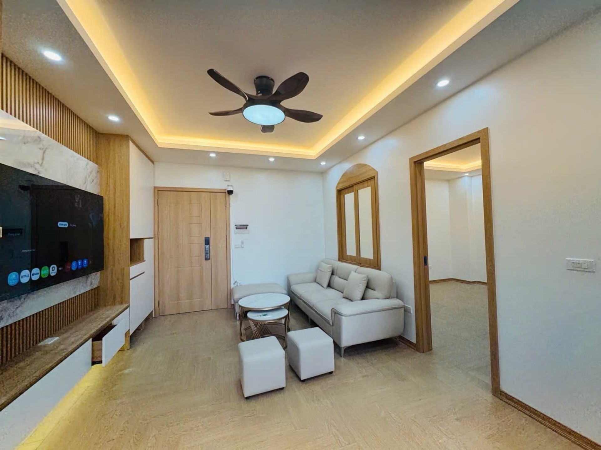 Bán căn hộ chung cư 3 phòng ngủ tại quận Cầu Giấy với tiện ích đầy đủ