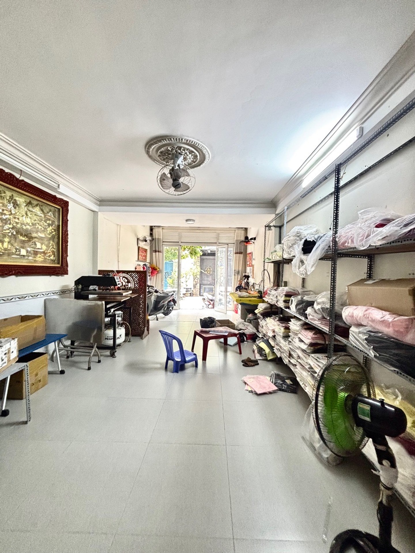 Hương Lộ 3 giáp siêu thị Aeon Tân Phú hẻm ô tô thông, nhà 4 tầng 5pn 74m² 8Đ nhỉnh
Nhà nở hậu Tài