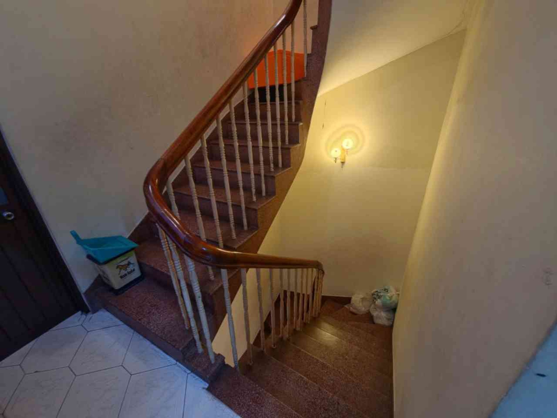 Nhà mặt phố 4 tầng lô góc tại Quận 6, diện tích 55m², ưu đãi giá hấp dẫn