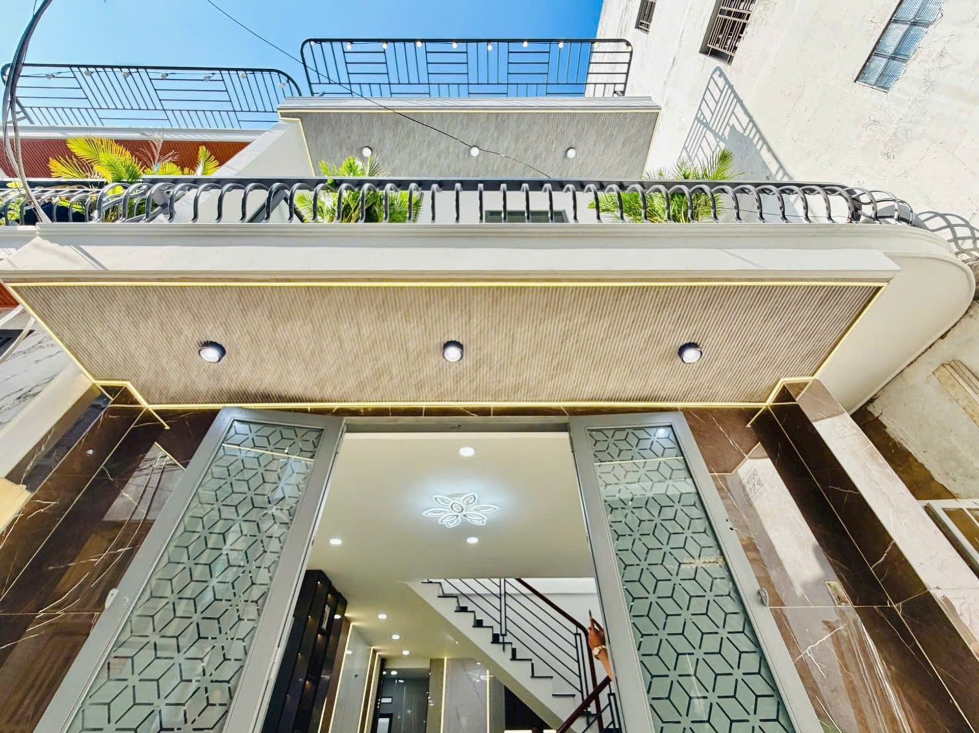 Nhà 2 tầng 3 PN- 65m2 - SHR- giá 5,49 tỷ Tl vị trí gần EMART 2 - Đường phan huy ích