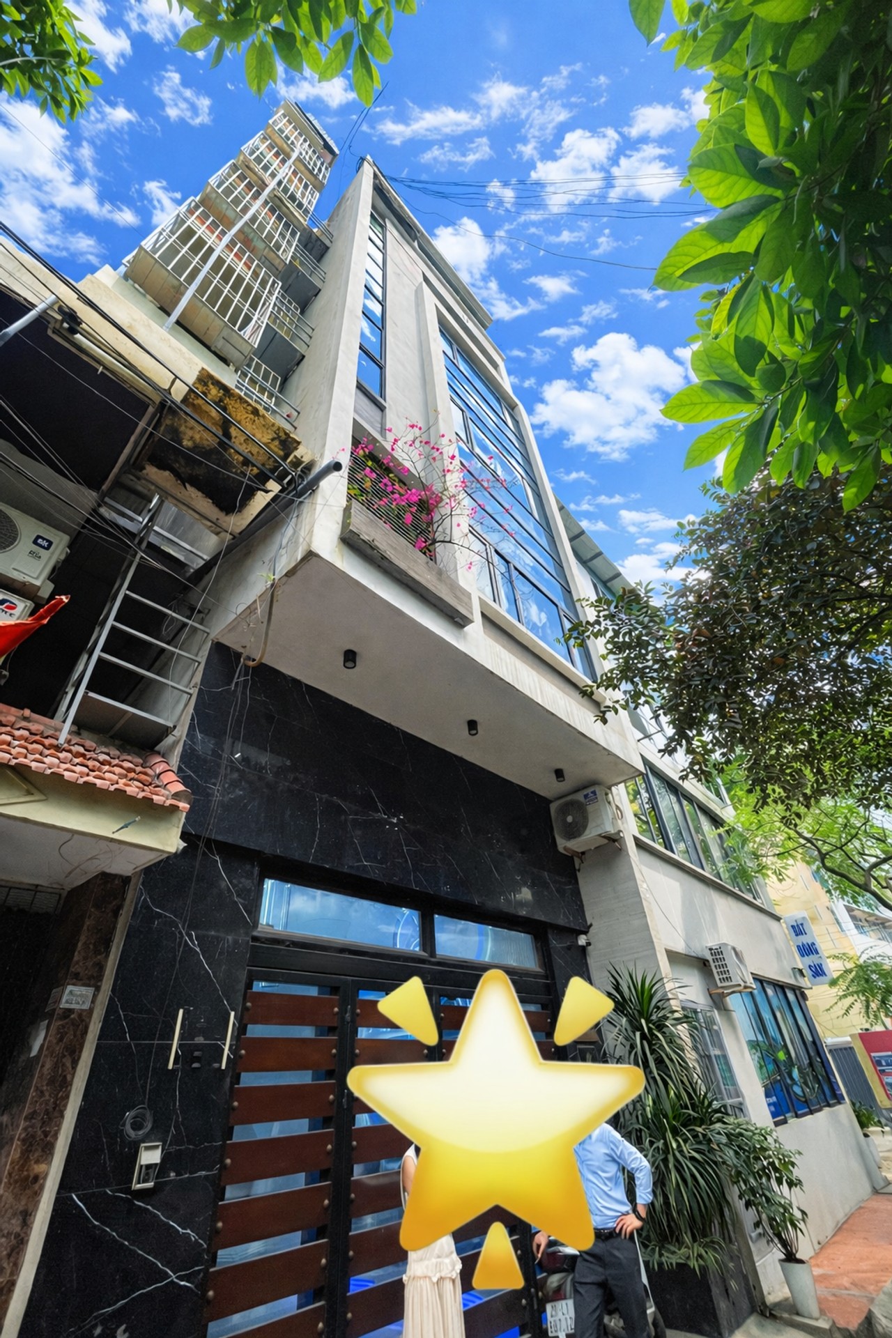 Bán nhà mặt phố Đình Thôn, diện tích 76.4m2, khu vực người Hàn sinh sống, tiện kinh doanh
