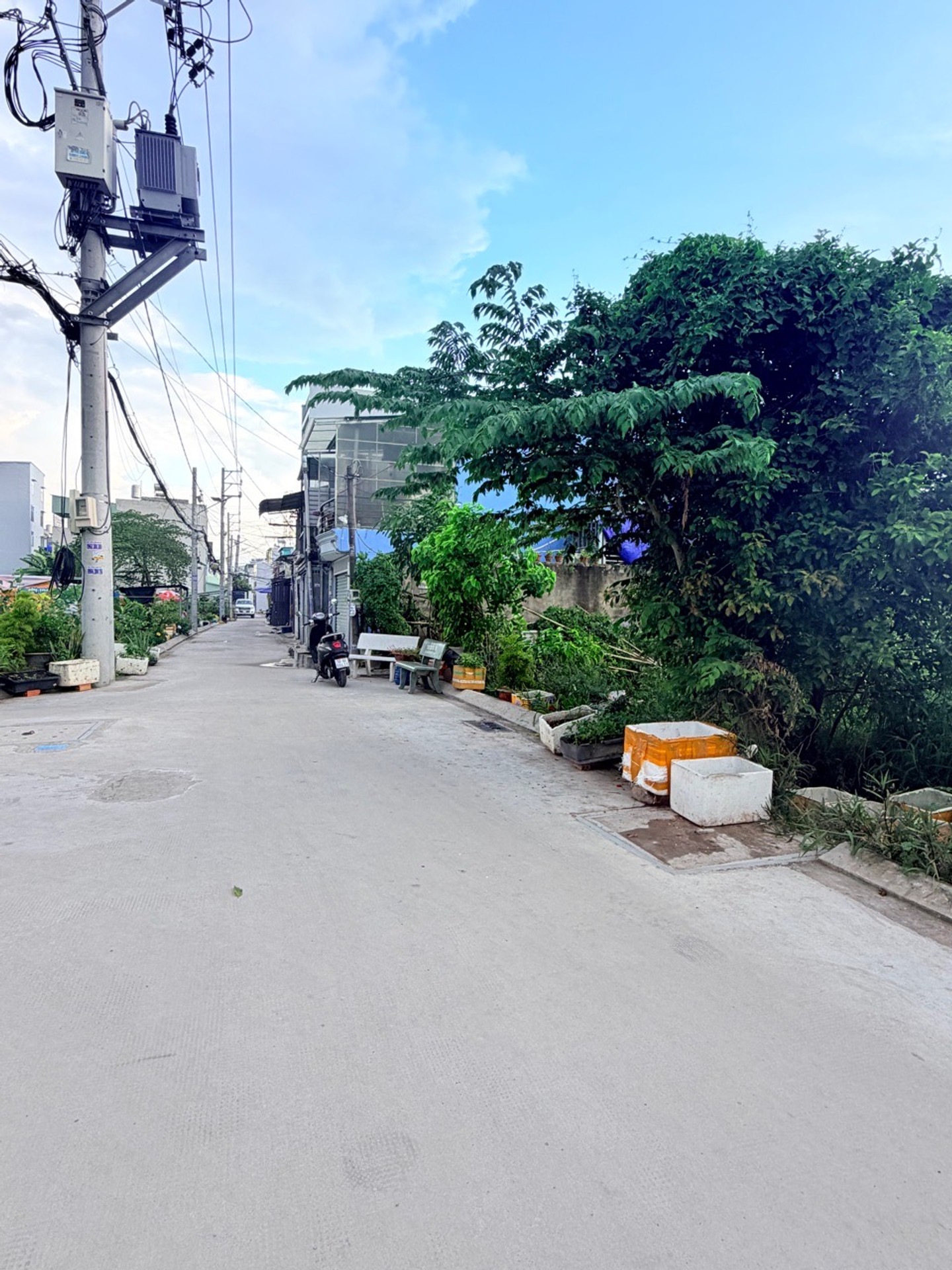 Đất đường AN PHÚ ĐÔNG 25 phường An Phú Đông quận 12 DT668m² (175x41)giá 30Tỷ , có sổ hồng riêng