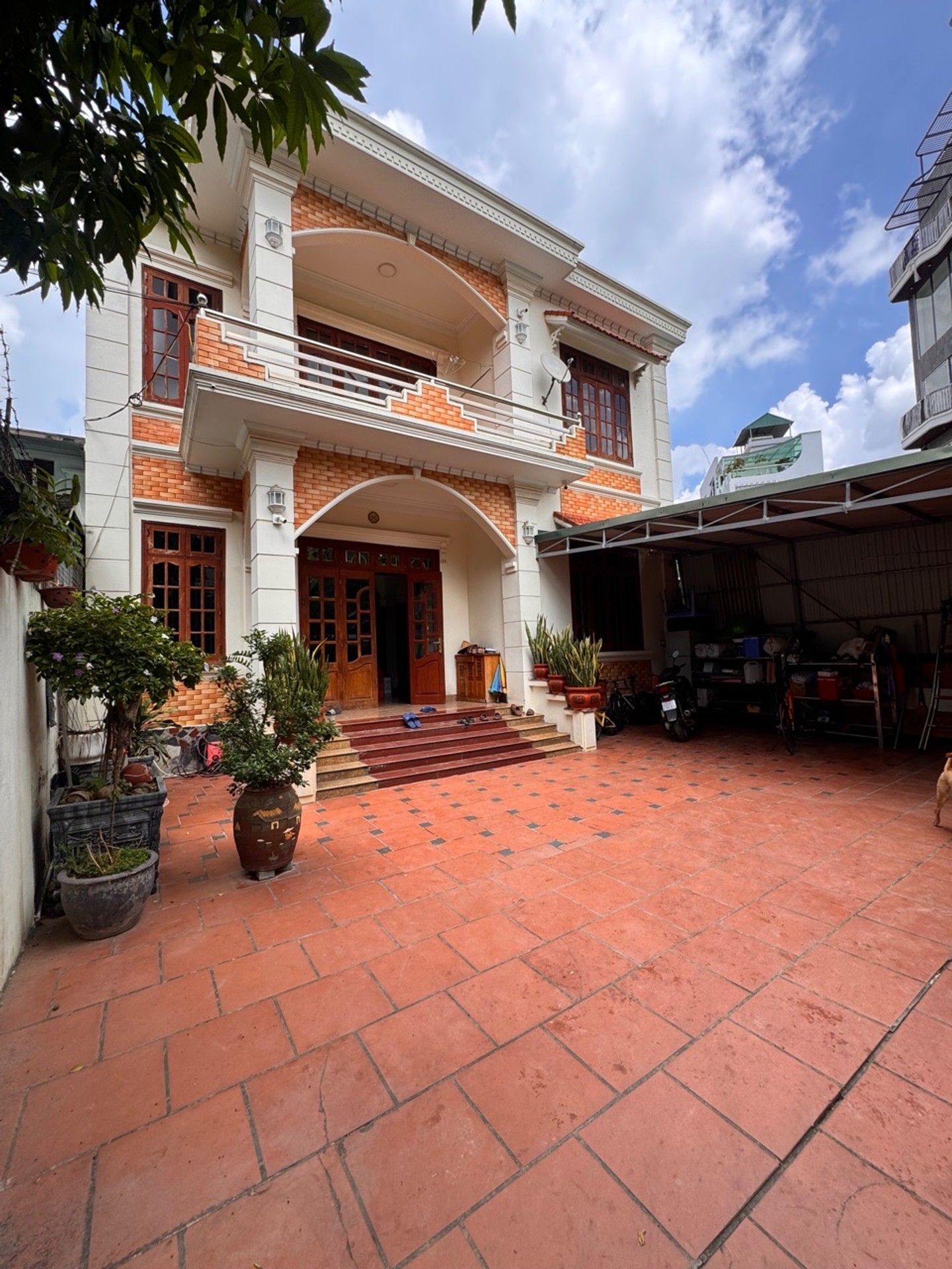SIÊU PHẨM NGỌC THỤY – PHÂN LÔ VIEW HỒ THOÁNG MÁT – Ô TÔ VÀO ĐẤT – DÂN TRÍ CAO
Diện tích 162m