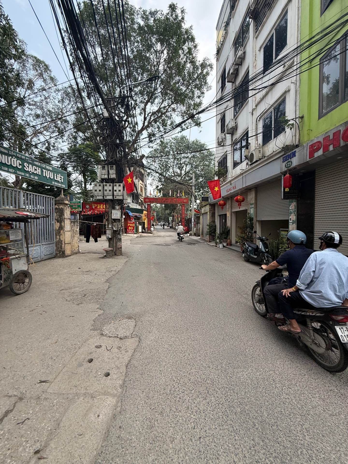 Bán chung cư mini 6 tầng mặt phố Tựu Liệt, khu vực sầm uất, thang máy, doanh thu 70 triệu/tháng