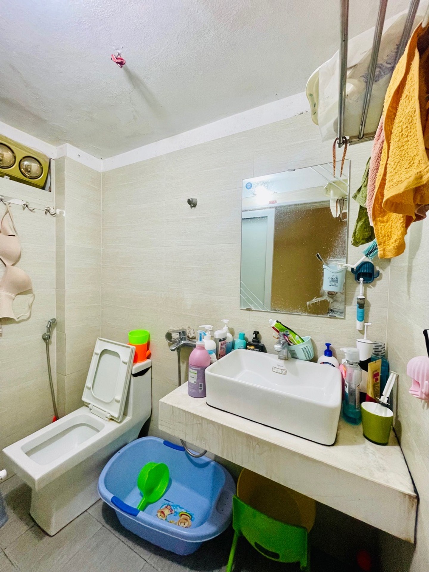 Bán nhà Văn Quán, Hà Đông ô tô tránh đỗ ngày đêm, gần phố, 41m2, 4 tầng, loanh quanh 9x tỷ